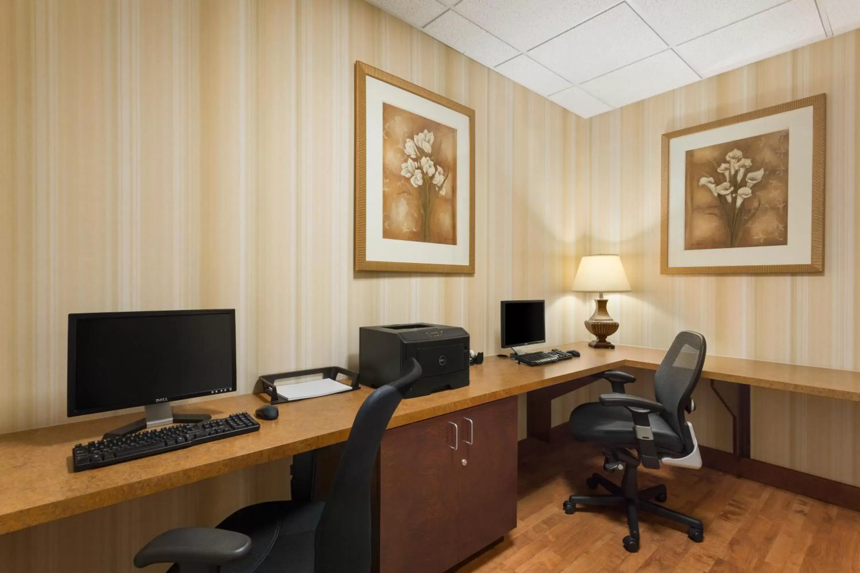 Business facilities, Business Area/Conference Room in Country Inn & Suites by Radisson, Ontario at Ontario Mills, CA