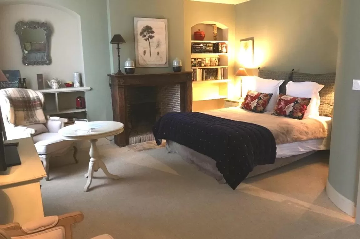 Bedroom, Bed in La Cour Sainte Catherine demeure de charme