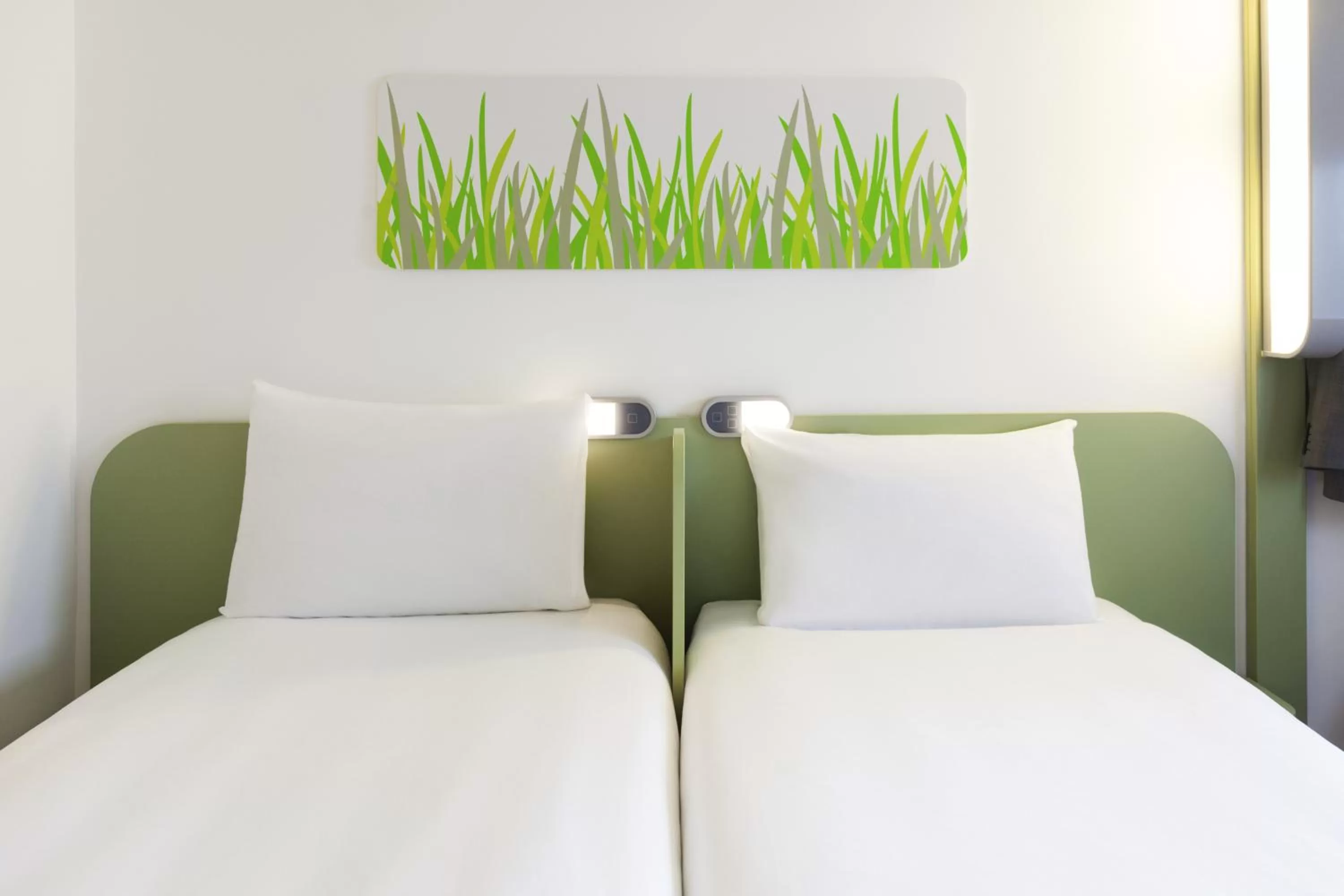 Bedroom, Bed in ibis budget Antwerpen Centraal Station