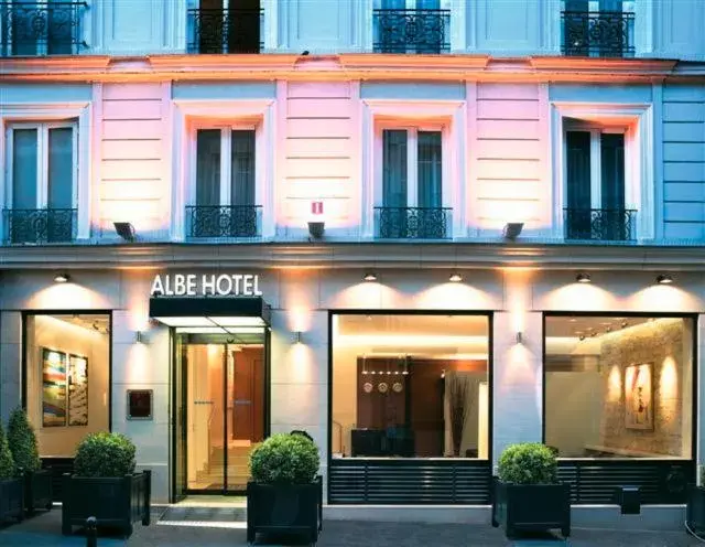 Facade/entrance in Hôtel Albe Saint Michel