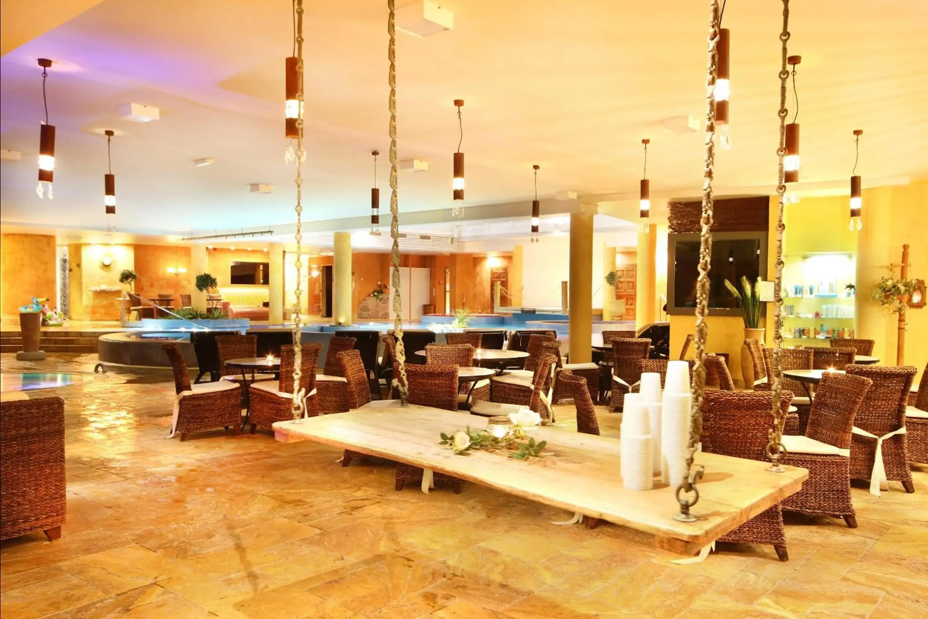 Spa and wellness centre/facilities, Restaurant/Places to Eat in Grand Rose SPA Hotel