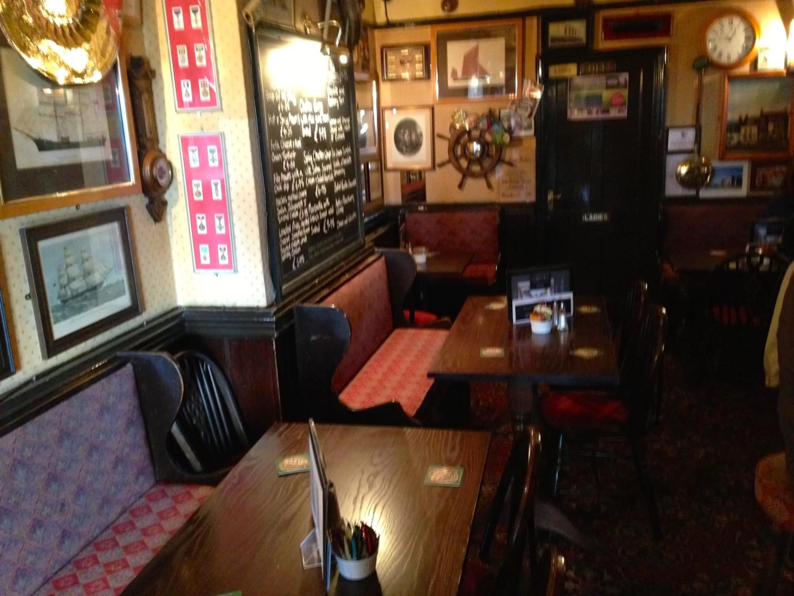 Restaurant/places to eat in The Kings Head