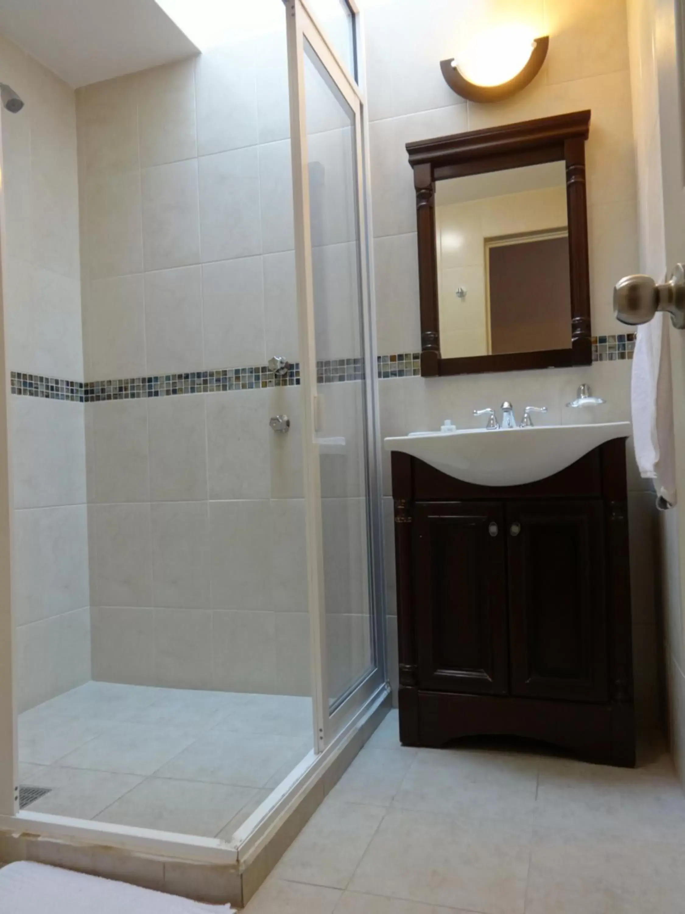 Shower, Bathroom in Hotel del Capitán de Puebla - Vitrales