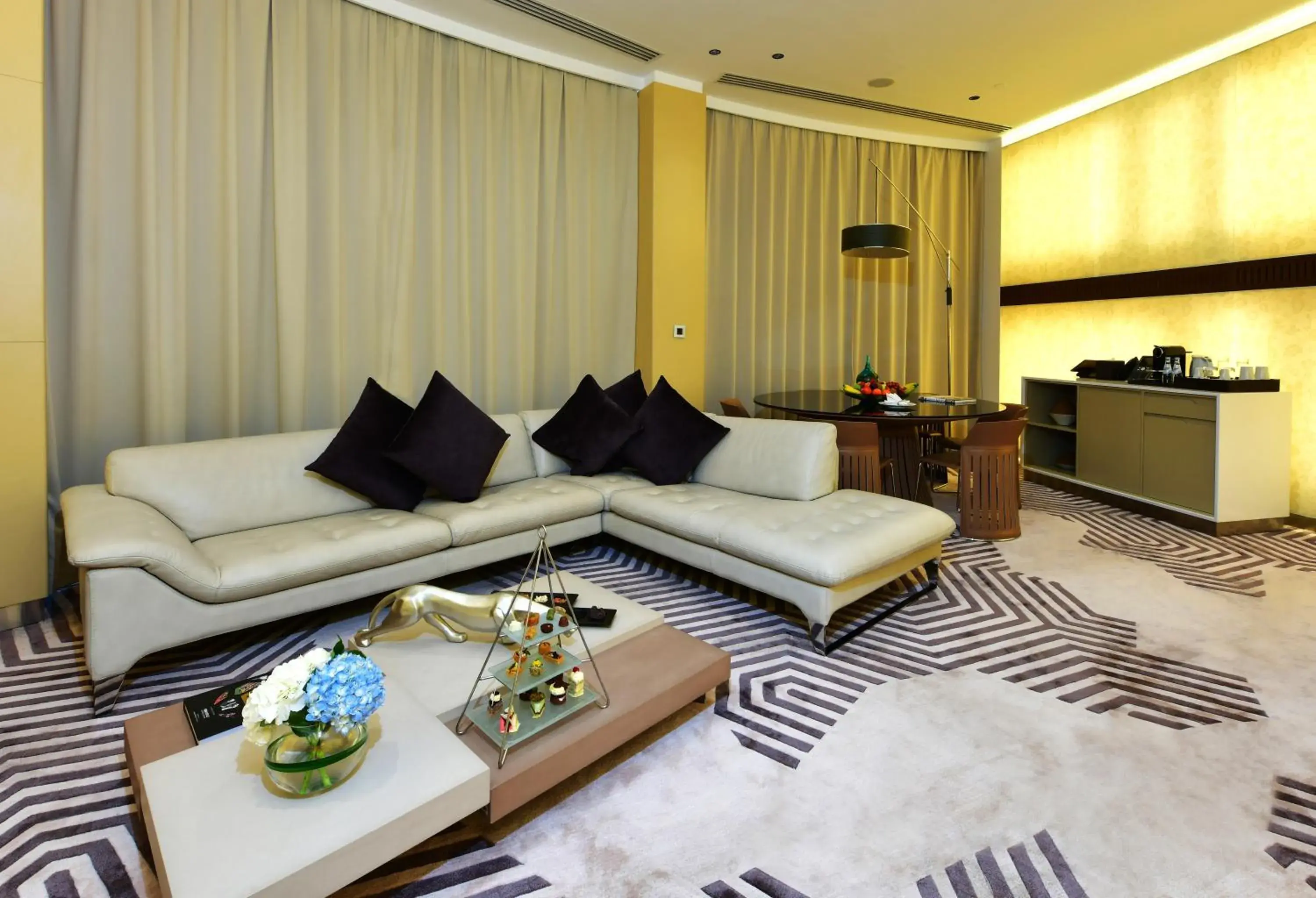 Living room, Seating Area in The Torch Doha