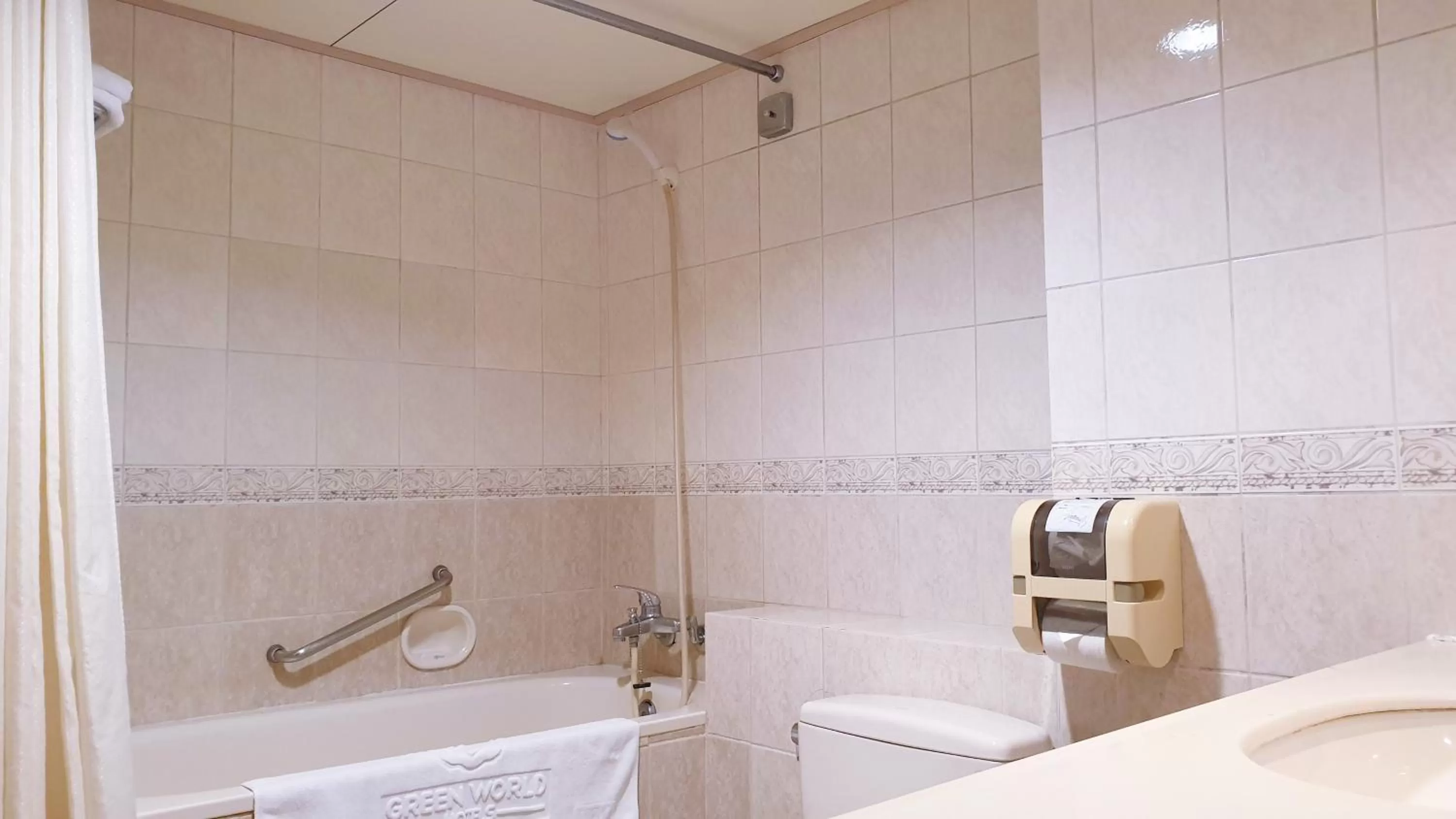 Bathroom in Green World Flora Annex
