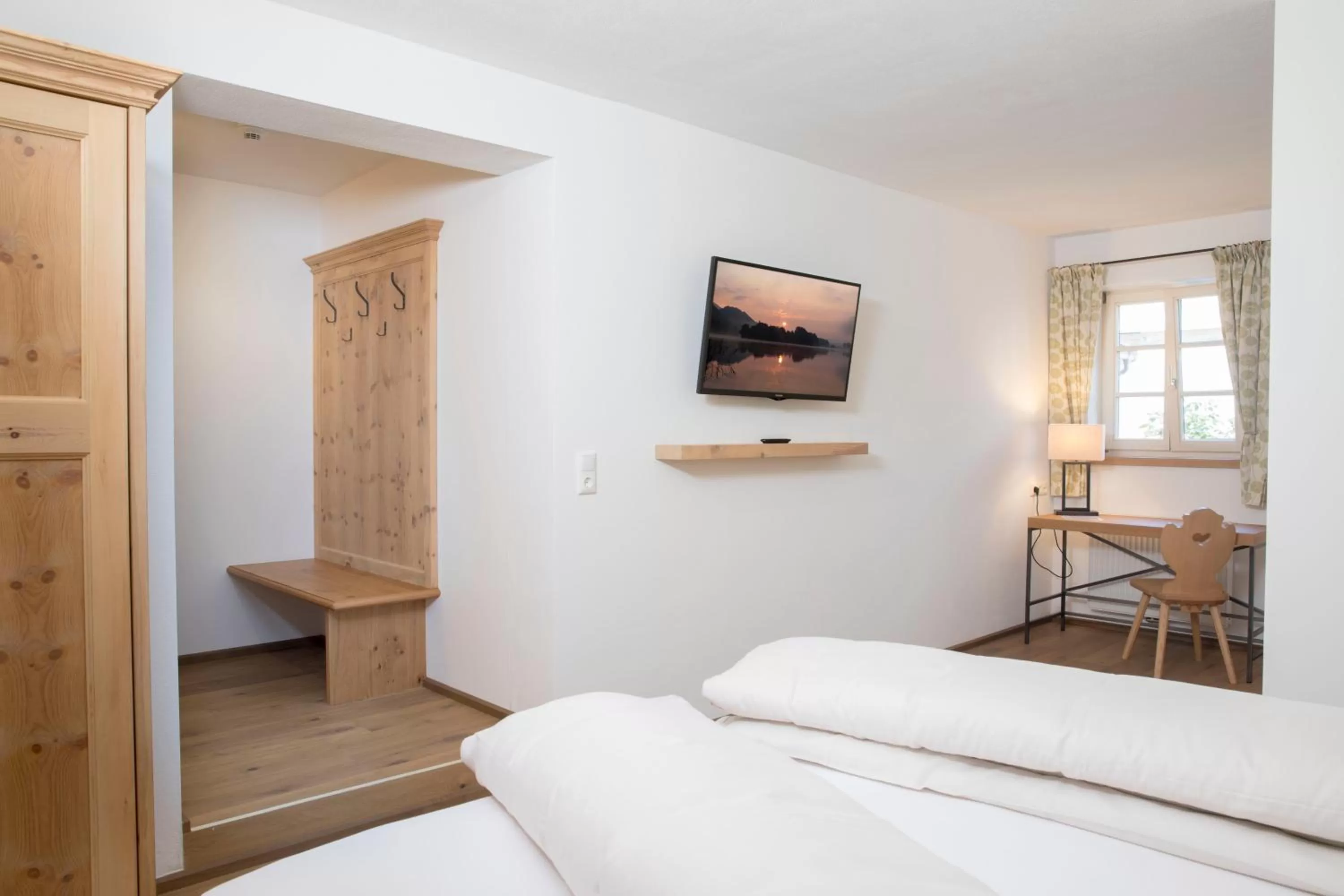 TV and multimedia, Bed in Gasthof Herrnhaus