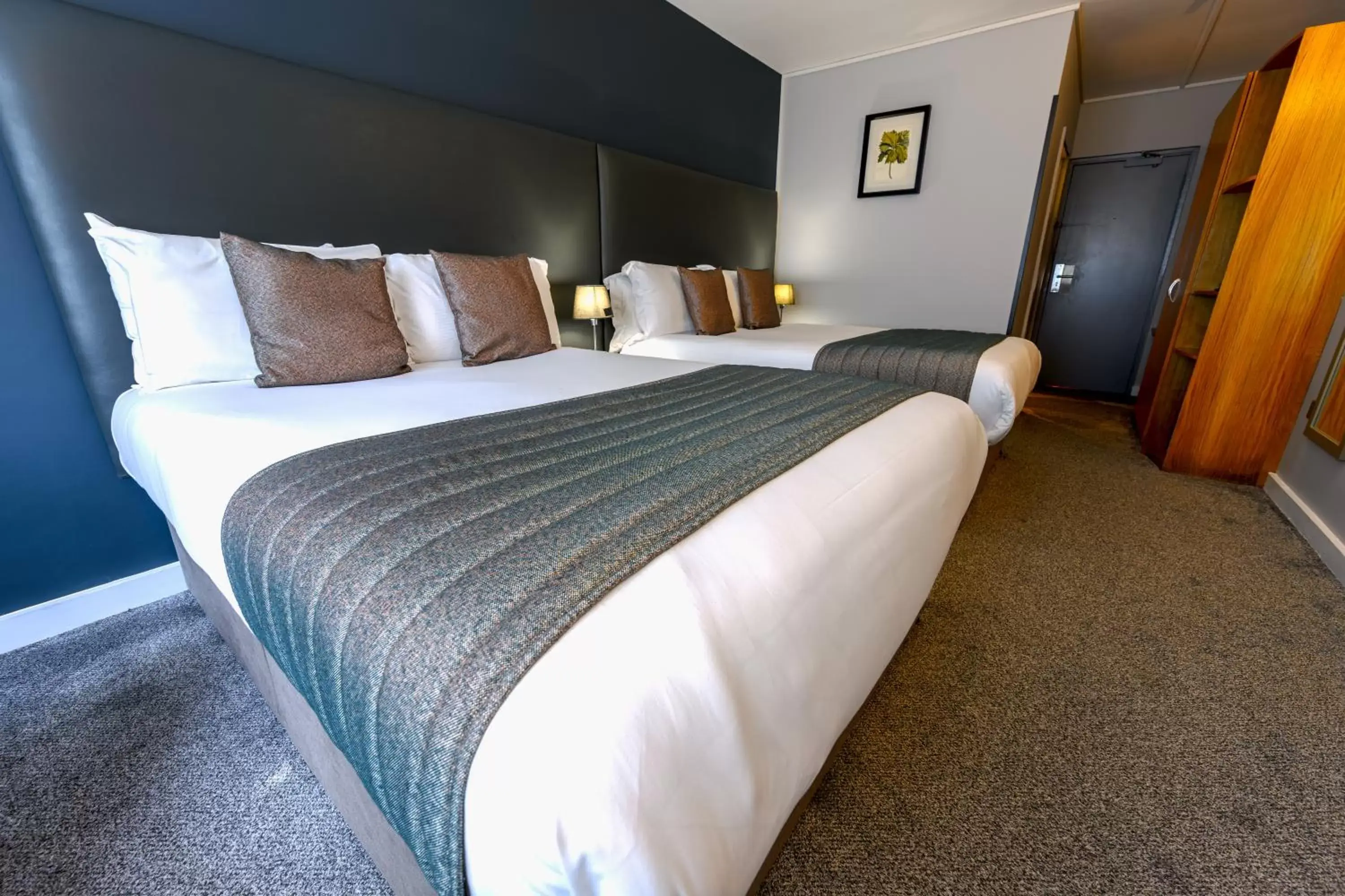 Bedroom, Bed in Kensington Court Hotel - Earls Court