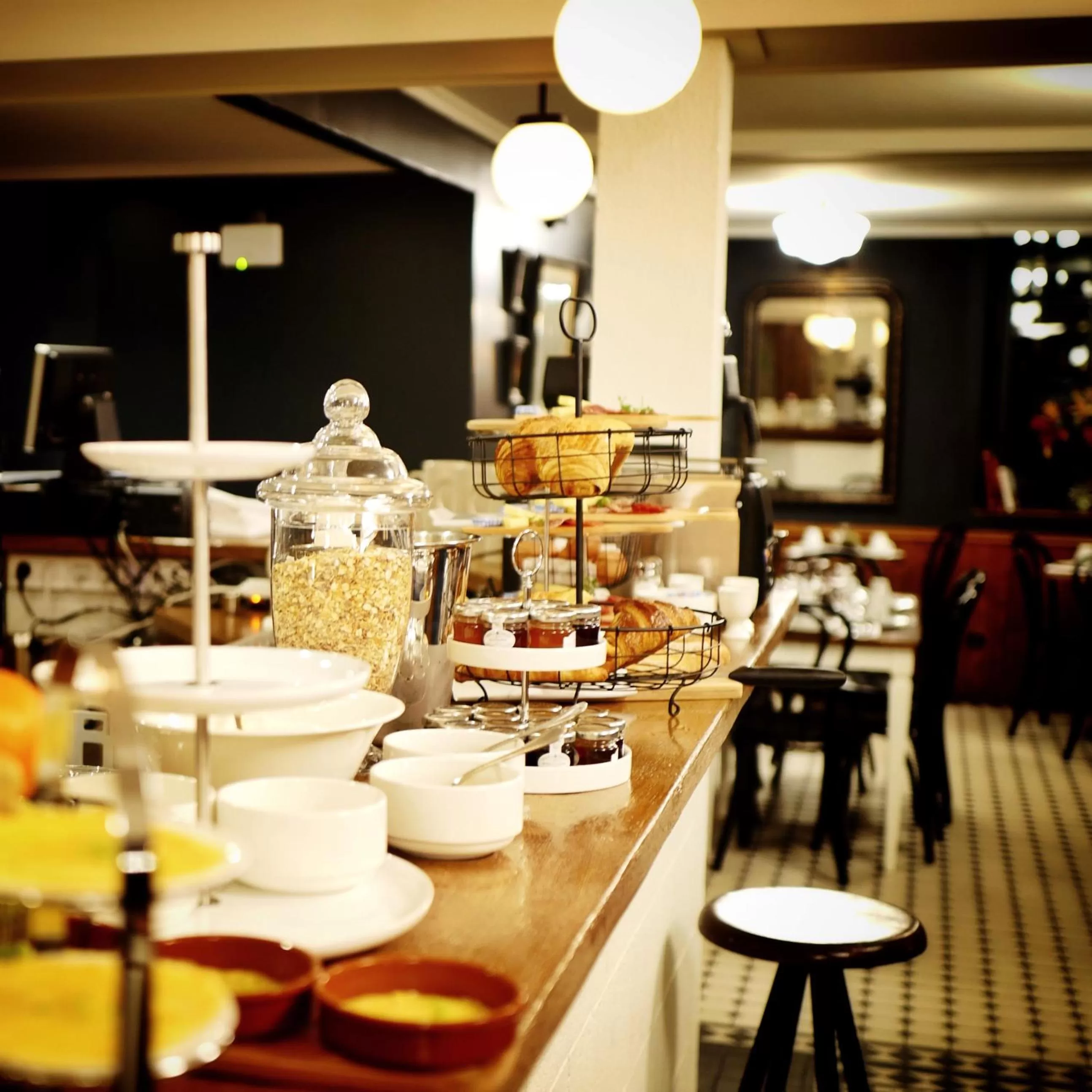 Lounge or bar in Urban Style Hotel des Carmes