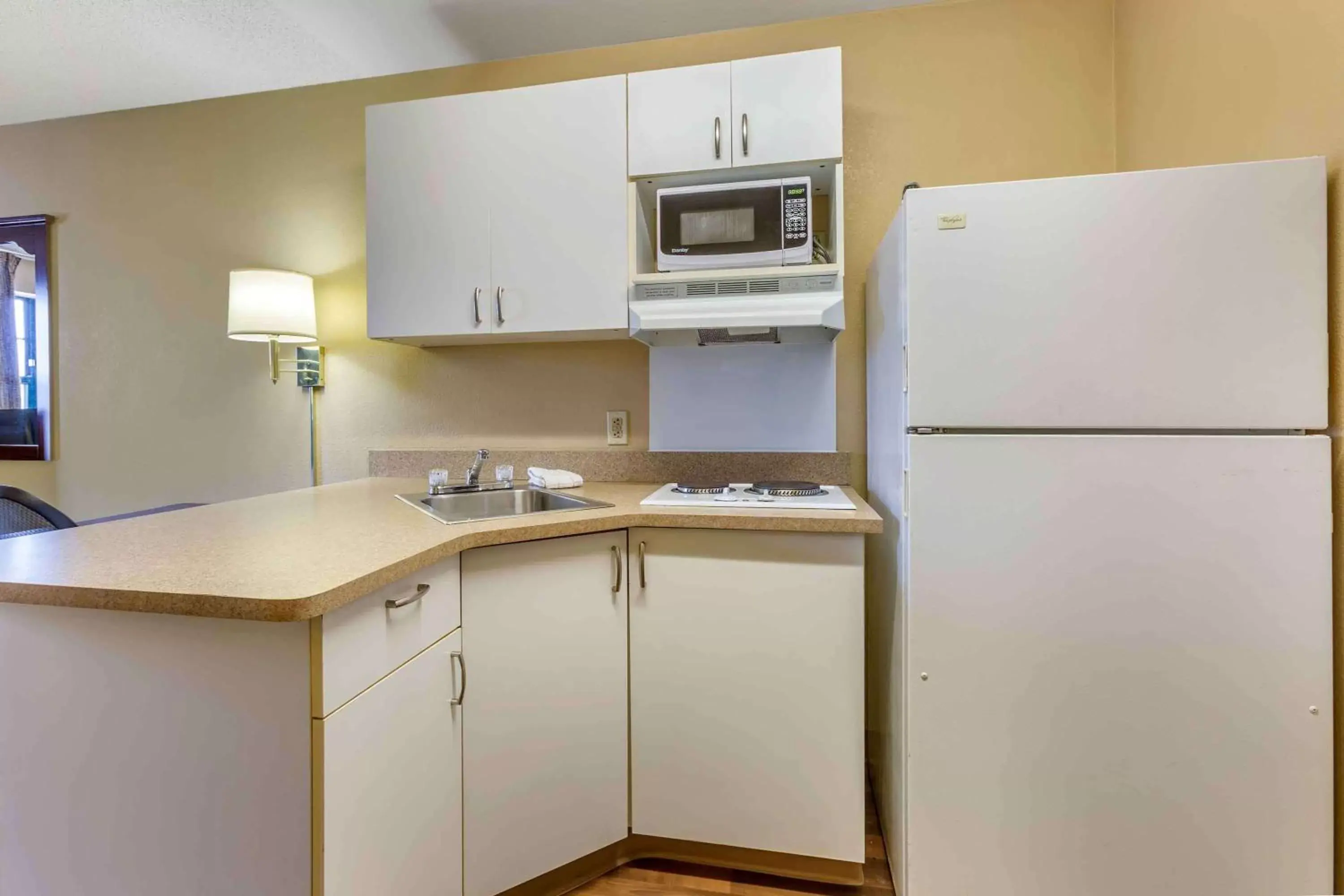 Bedroom, Kitchen/Kitchenette in Extended Stay America Suites - Phoenix - Deer Valley
