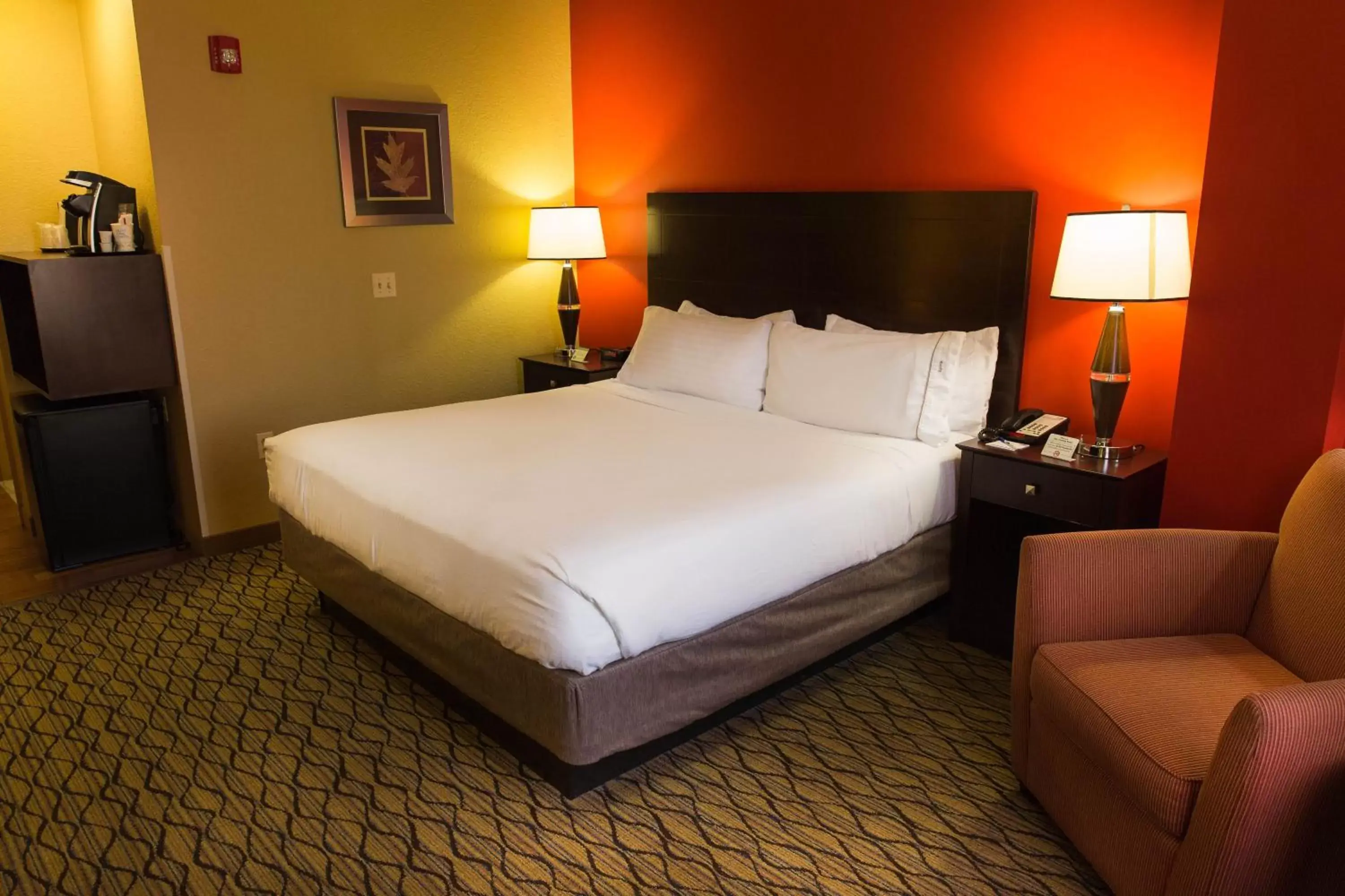 Photo of the whole room, Bed in Holiday Inn Express Baltimore-Downtown, an IHG Hotel