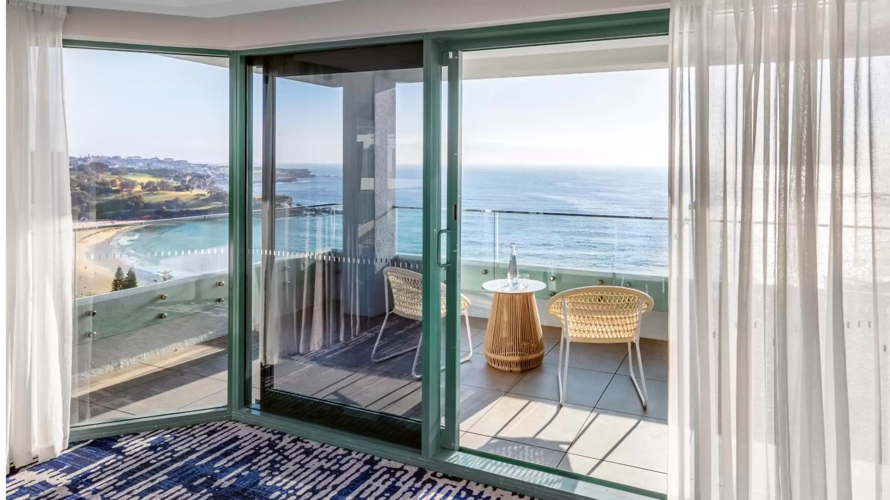 Balcony/Terrace in Crowne Plaza Sydney Coogee Beach, an IHG Hotel