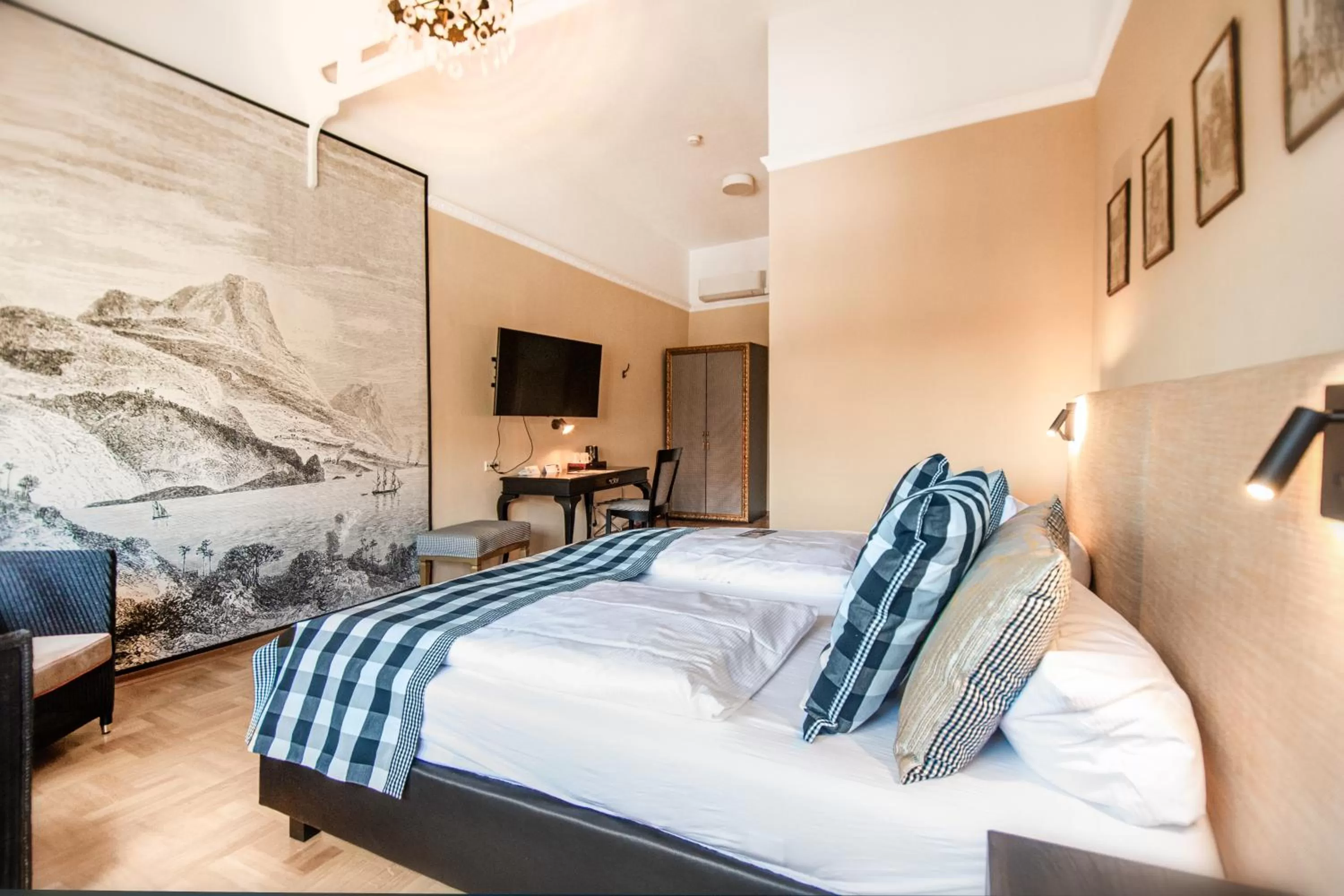 Staff, Bed in Romantik Hotel Barbarossa