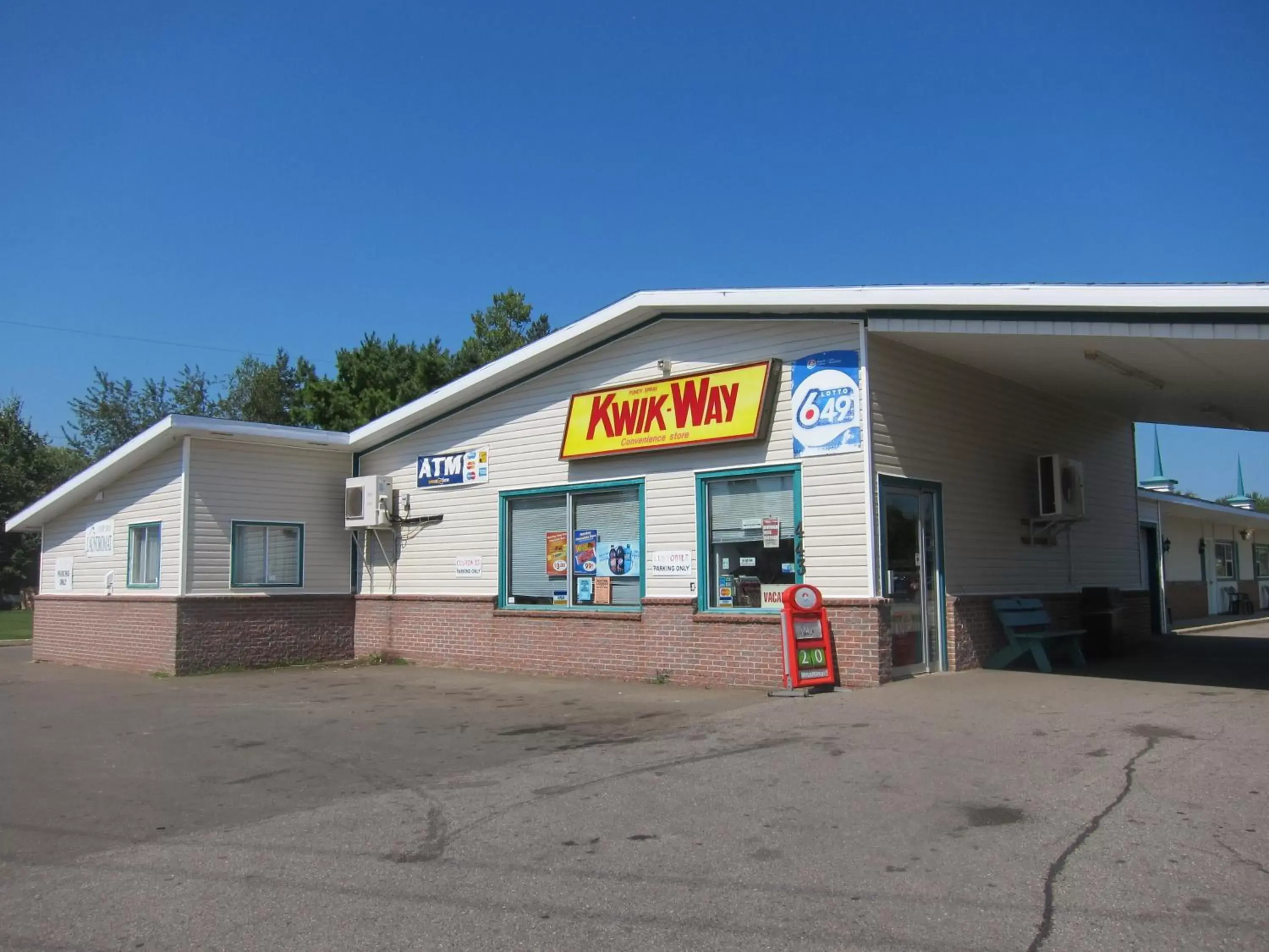 Property Building in Fundy Spray Motel