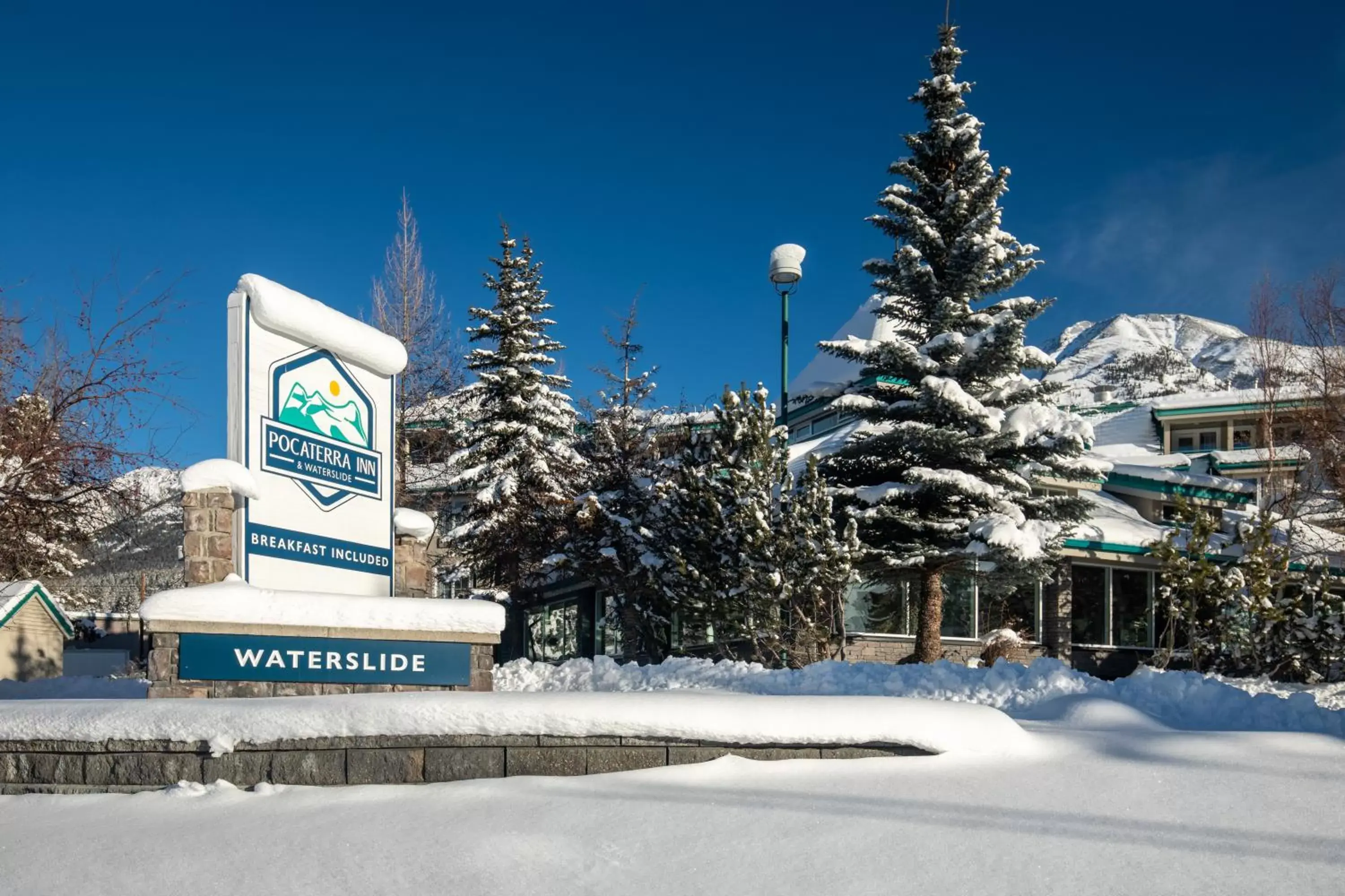 Property building in Pocaterra Inn & Waterslide Property building in Pocaterra Inn & Waterslide