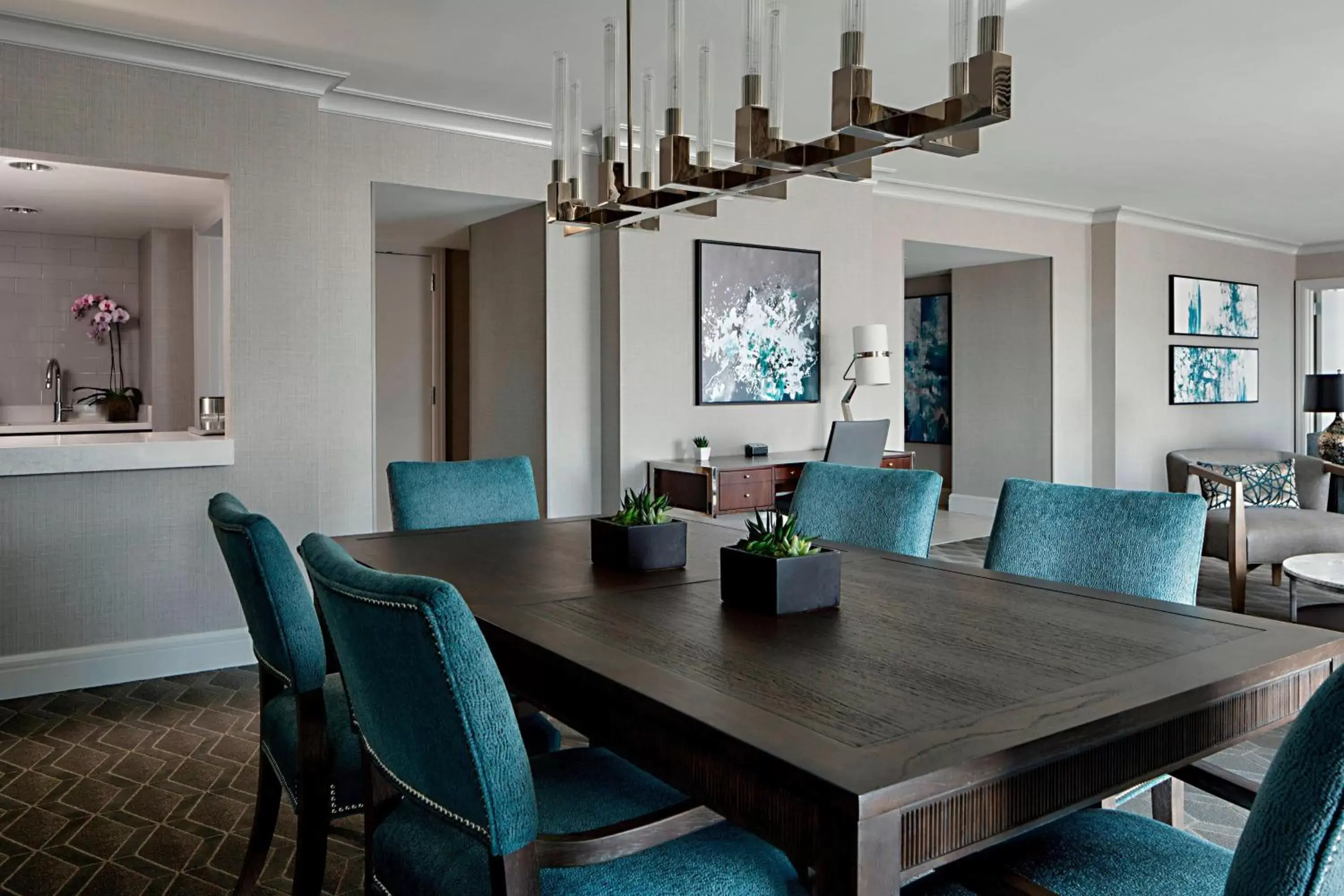 Photo of the whole room, Dining Area in Indianapolis Marriott Downtown