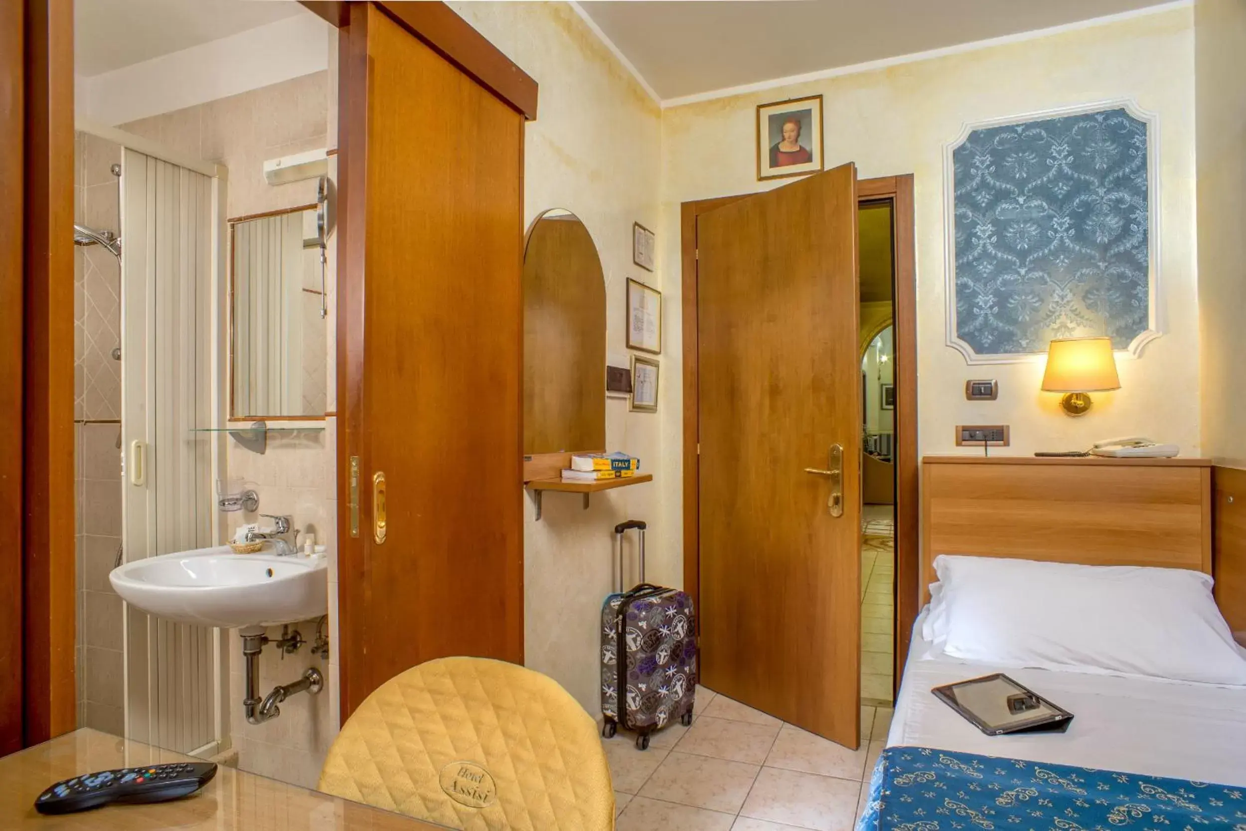 Photo of the whole room, Bathroom in Hotel Assisi