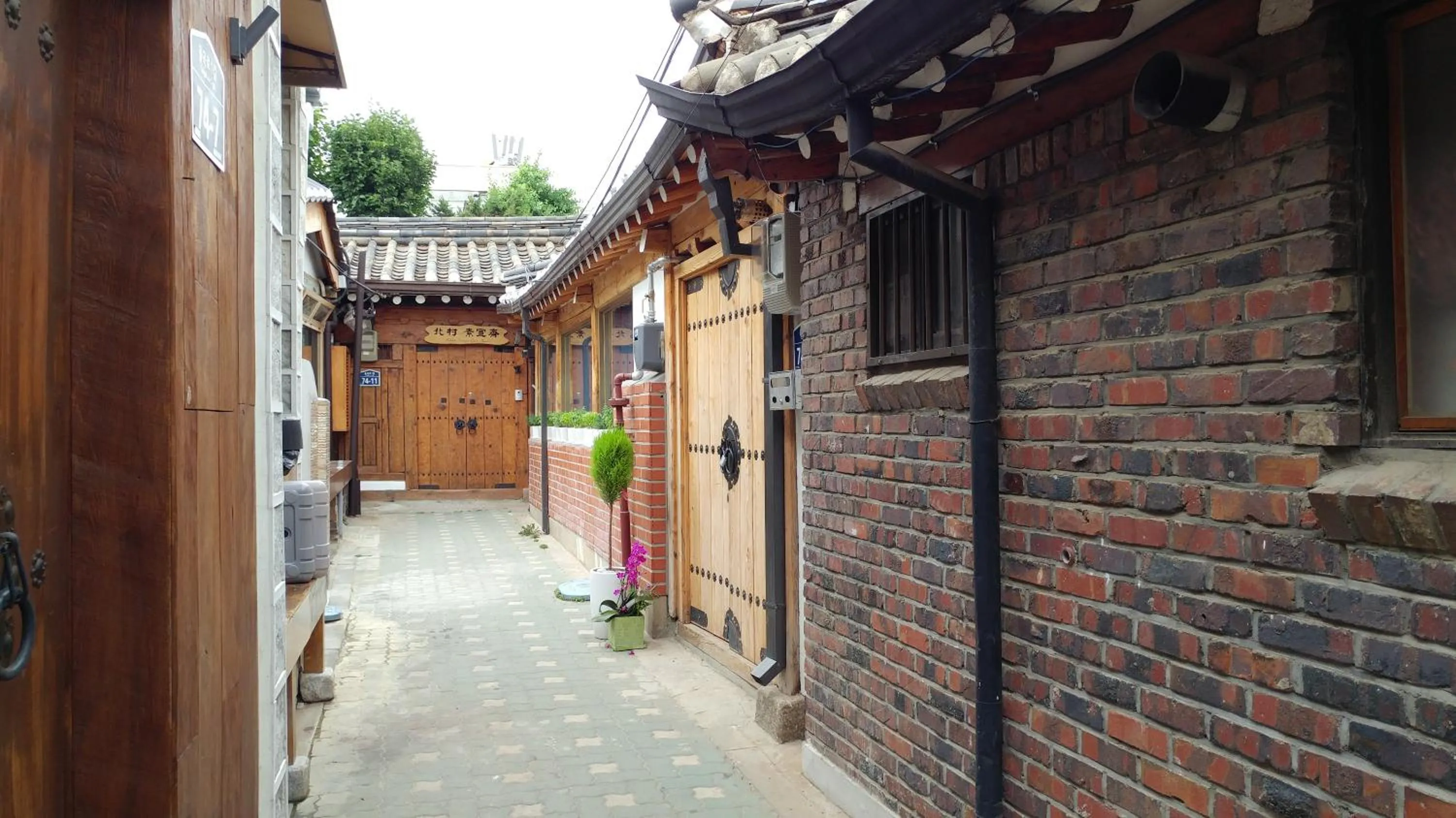 Property building in Bukchon Sosunjae Guesthouse