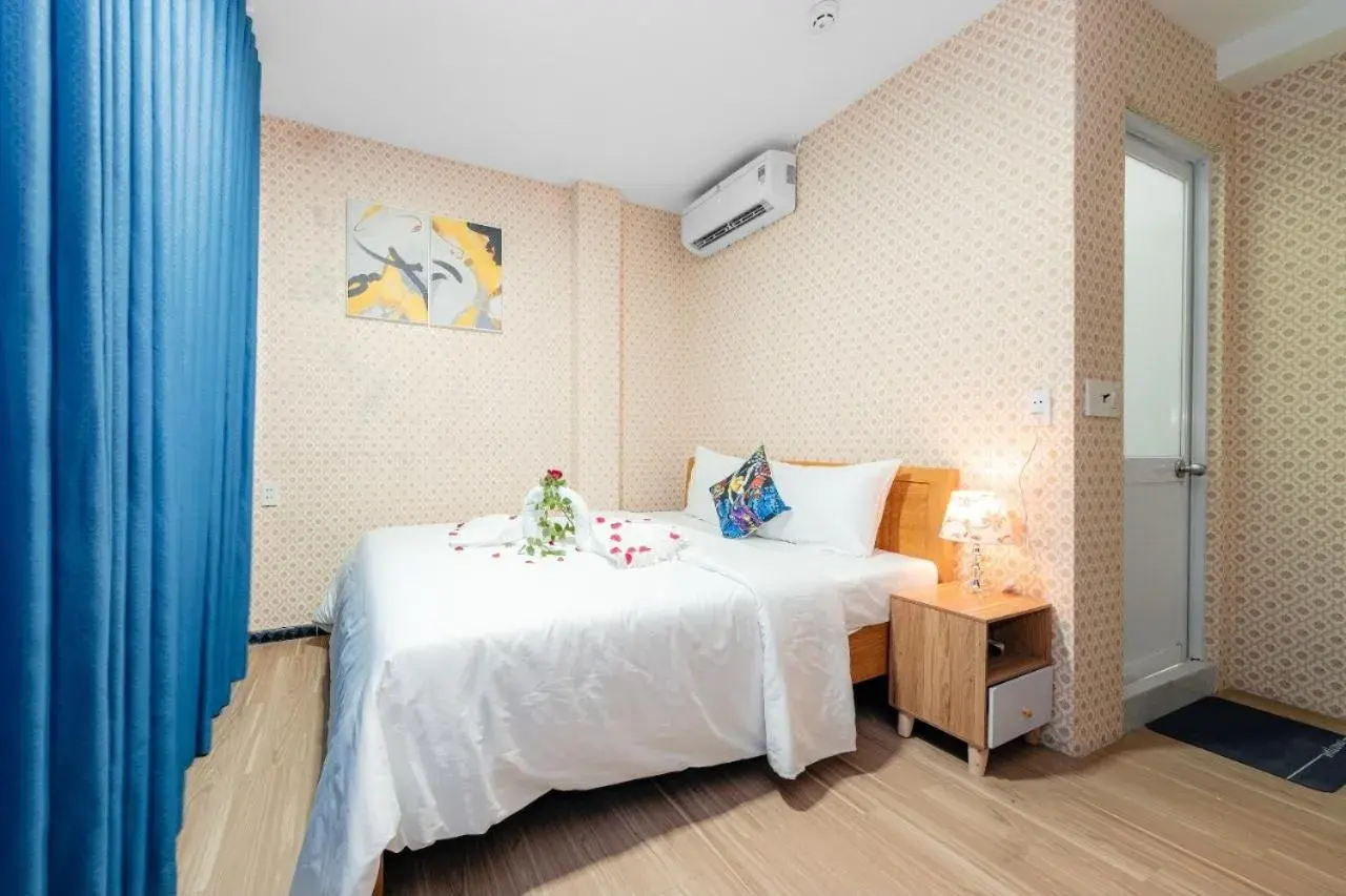 Bedroom, Bed in Ha Vy Hotel