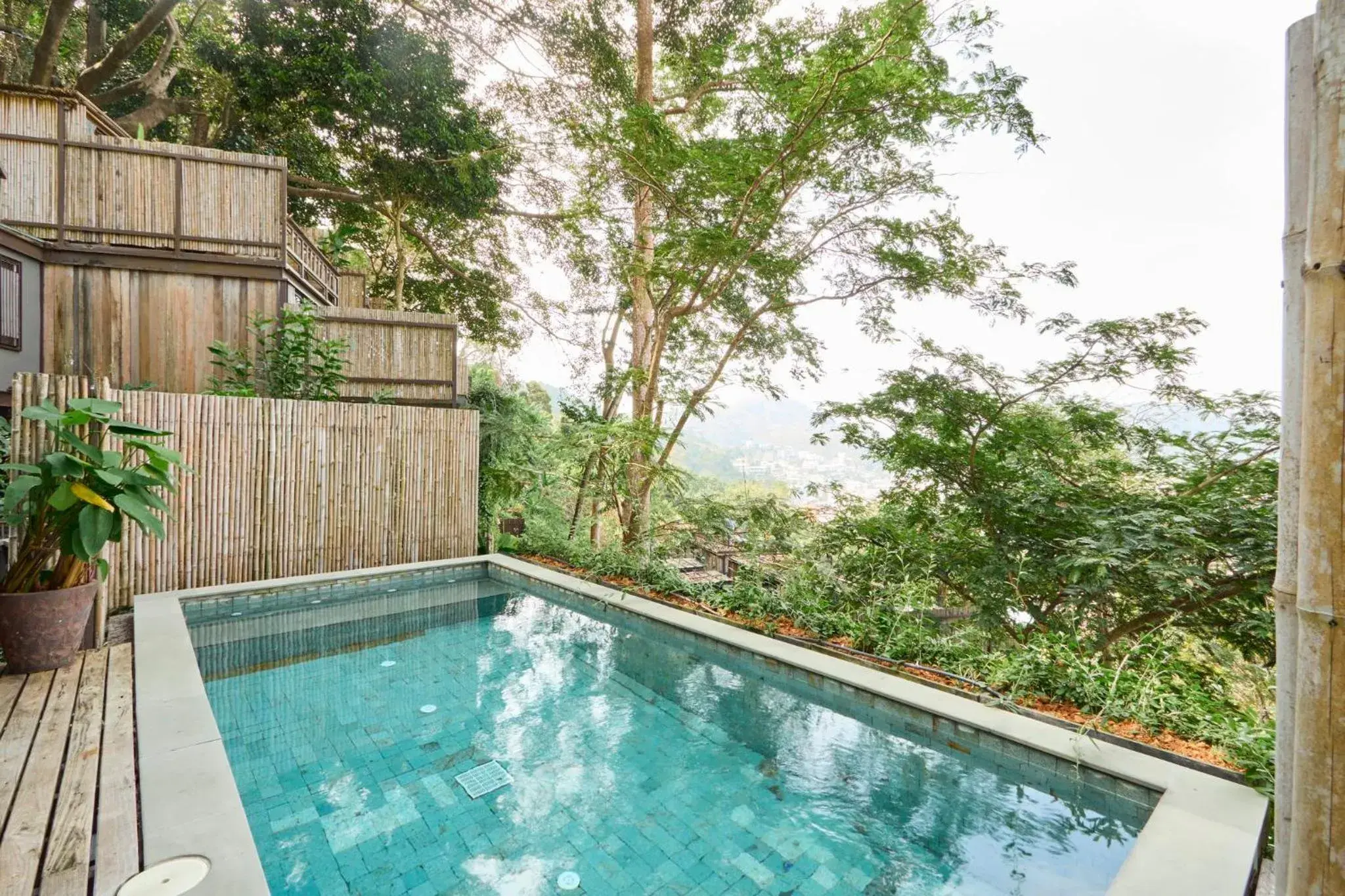 Photo of the whole room, Swimming Pool in Dinso Resort & Villas Phuket an IHG Hotel