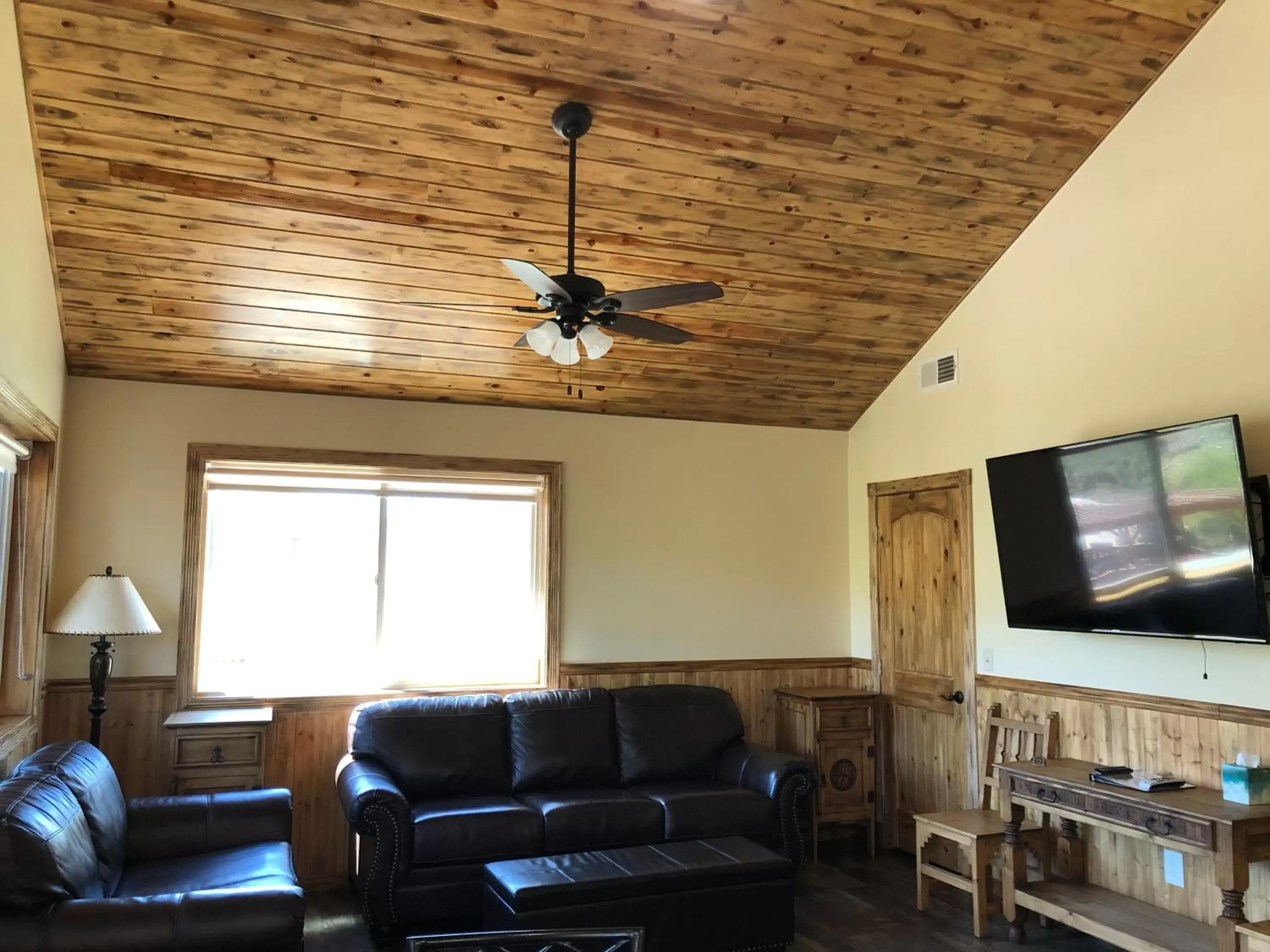 Seating Area in Yellowstone Riverside Cottages