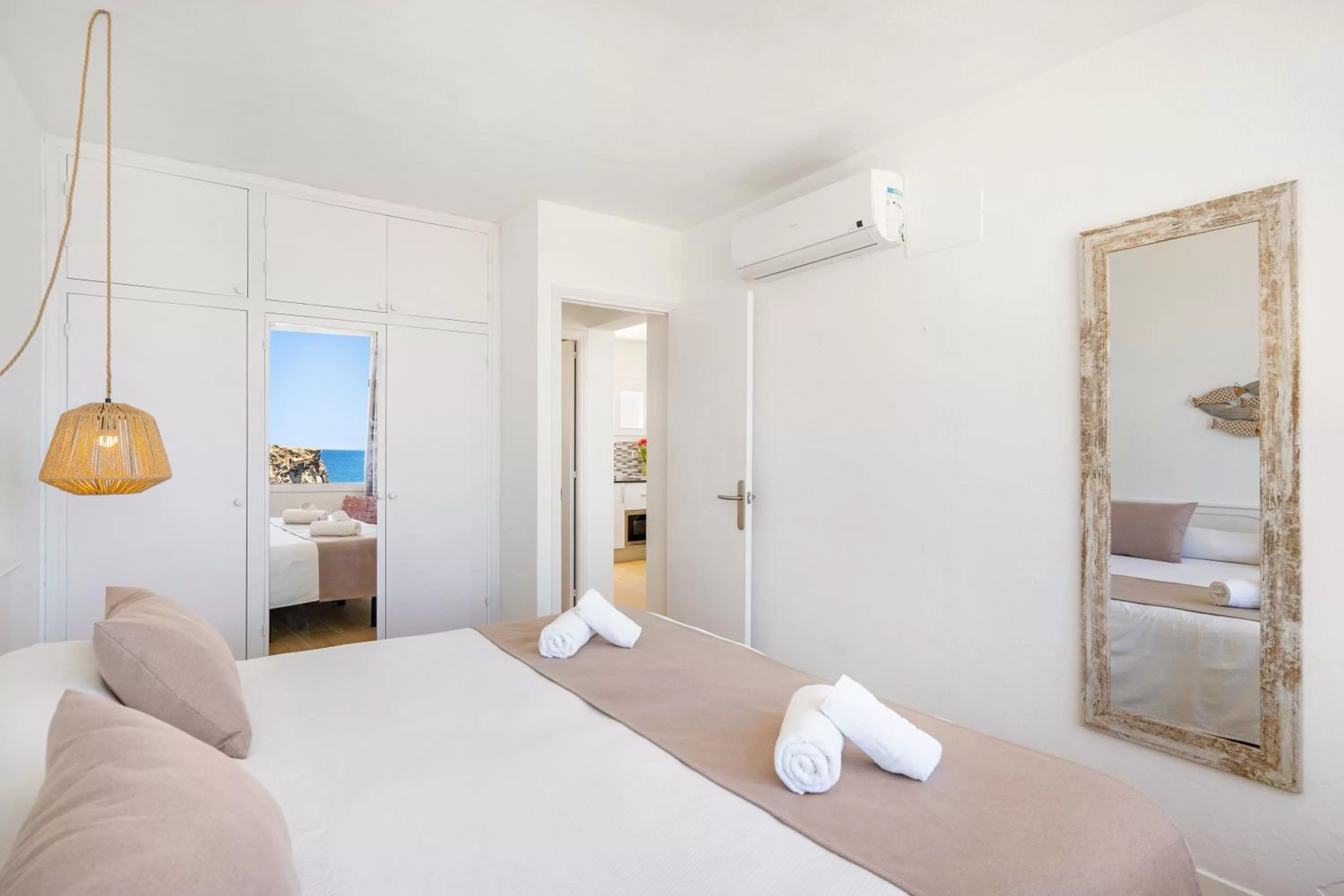 wardrobe, Bed in VORAMAR