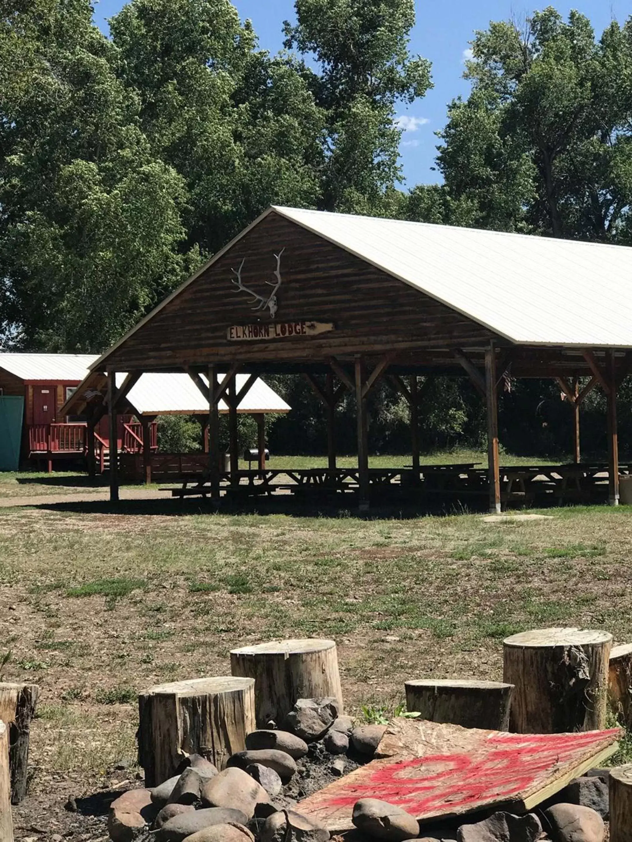 Property Building in Elkhorn Lodge