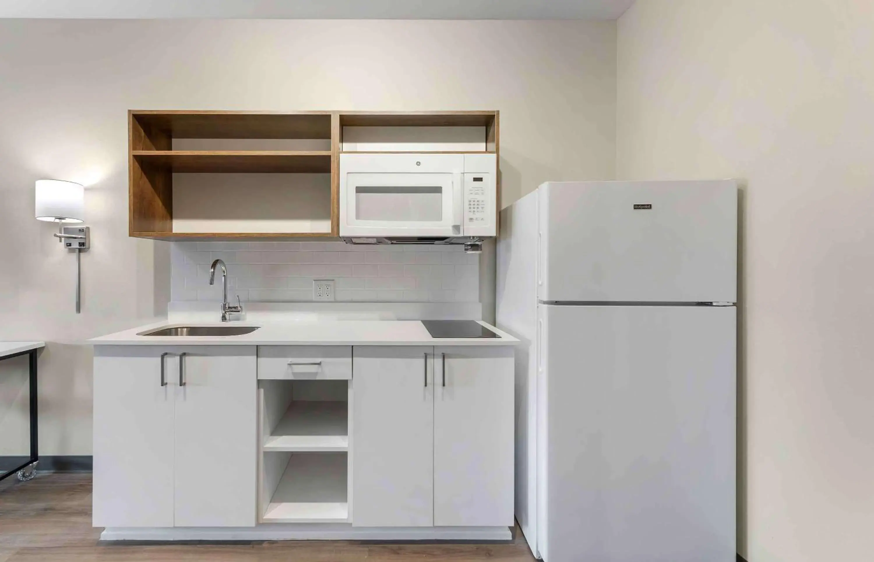 Bedroom, Kitchen/Kitchenette in Extended Stay America Suites - Huntsville - Madison