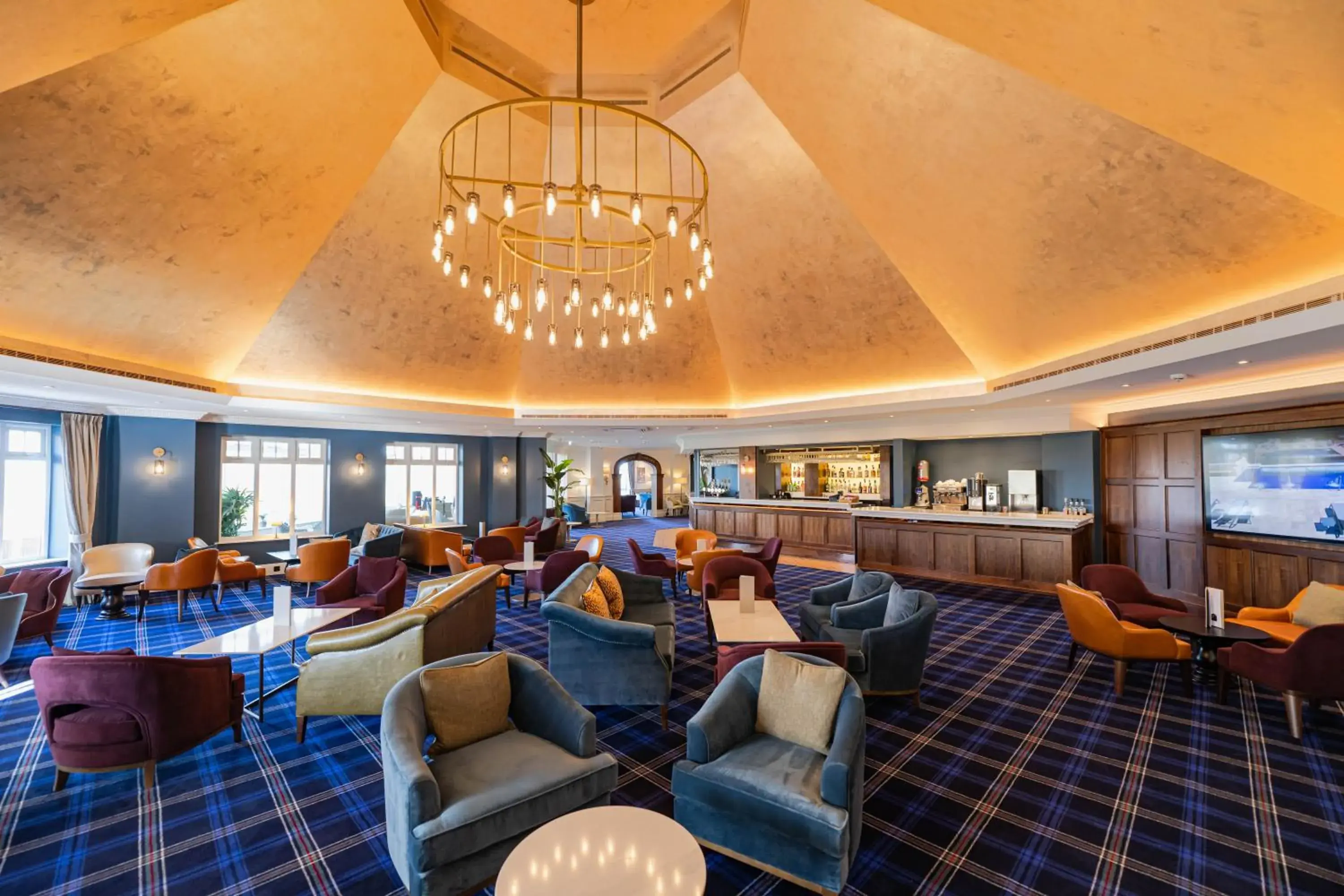 Lounge or bar, Restaurant/Places to Eat in Carden Park Hotel, Golf Resort and Spa