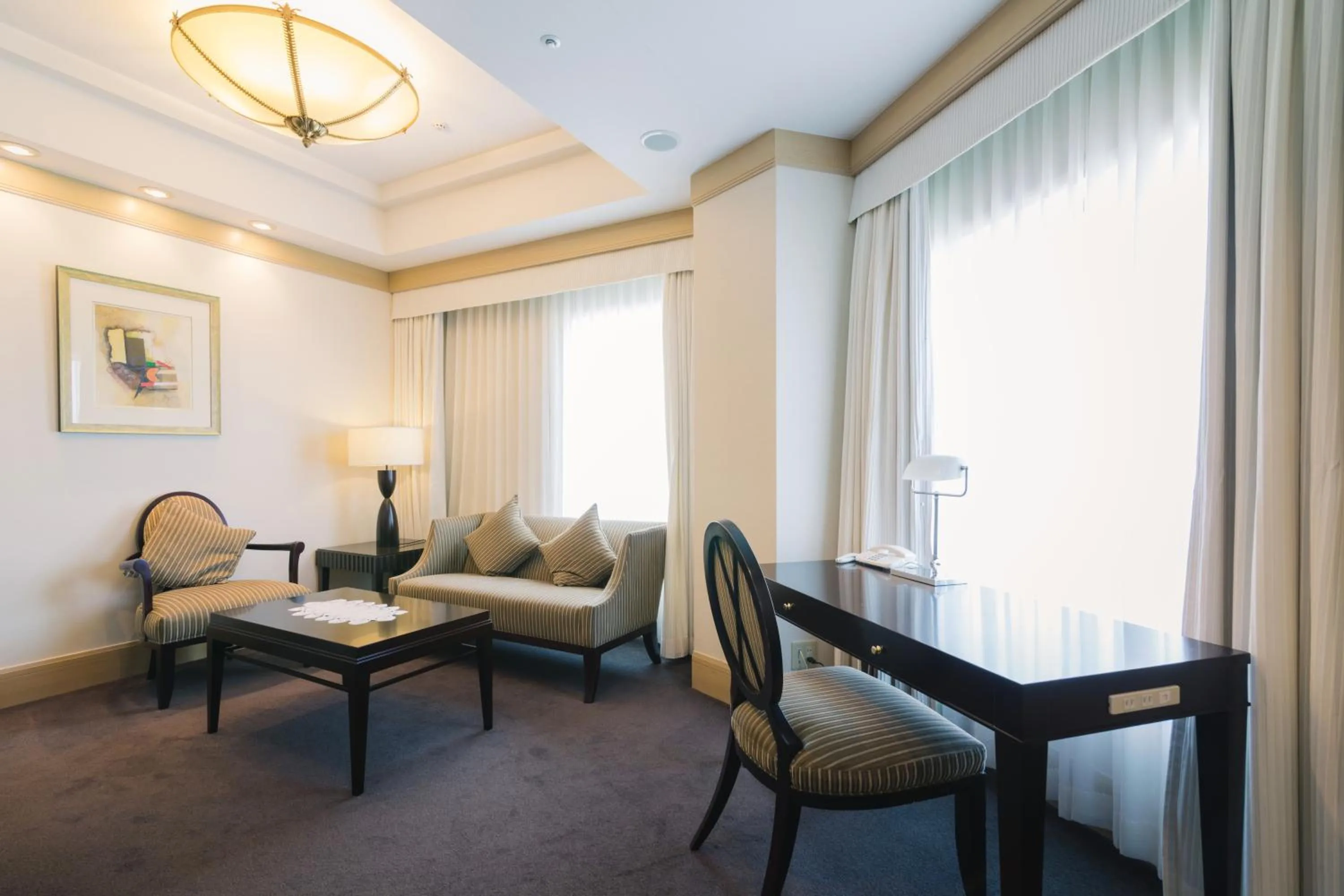 Living room in JR Hotel Clement Takamatsu