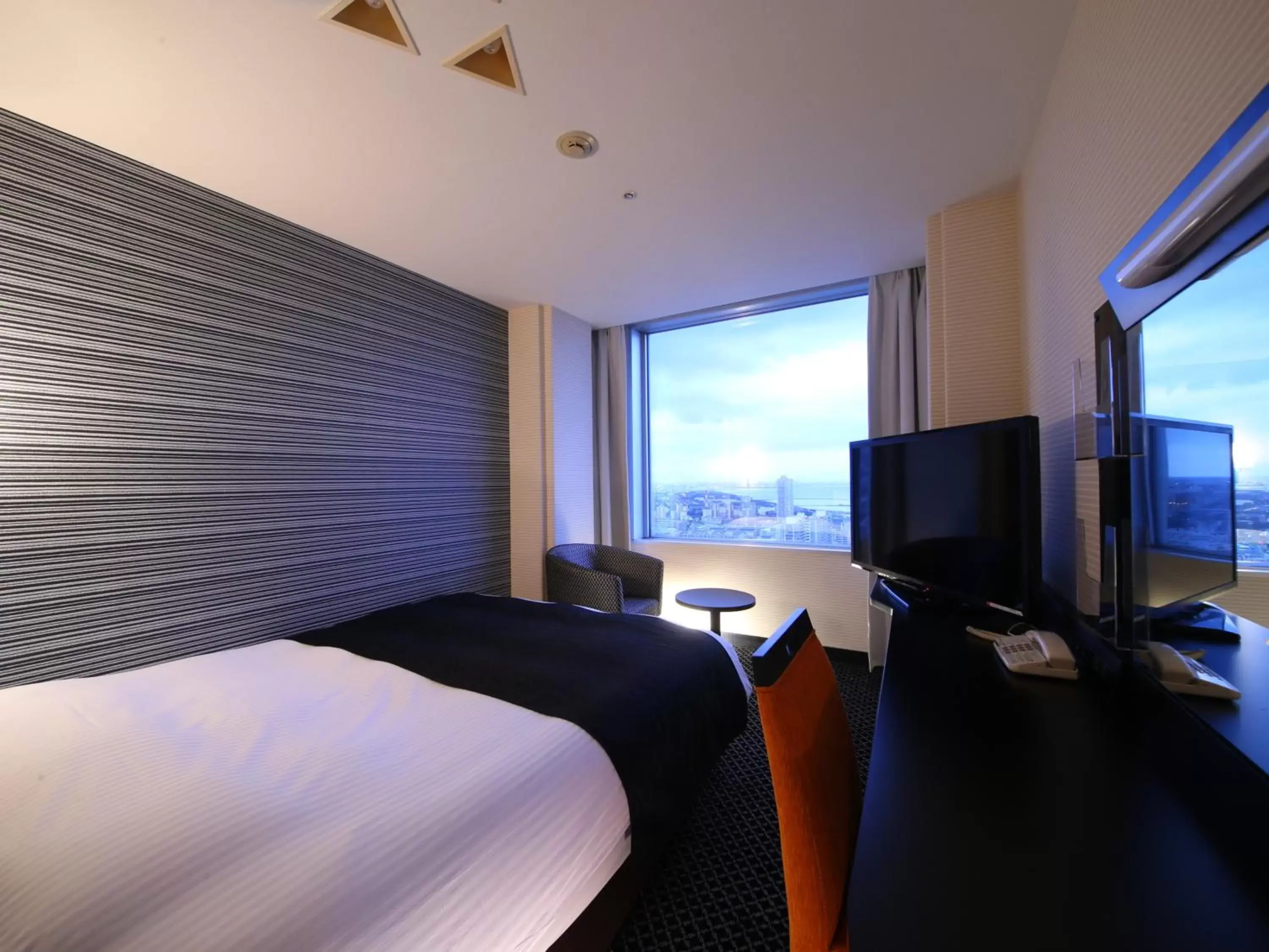 Photo of the whole room in APA Hotel & Resort Tokyo Bay Makuhari