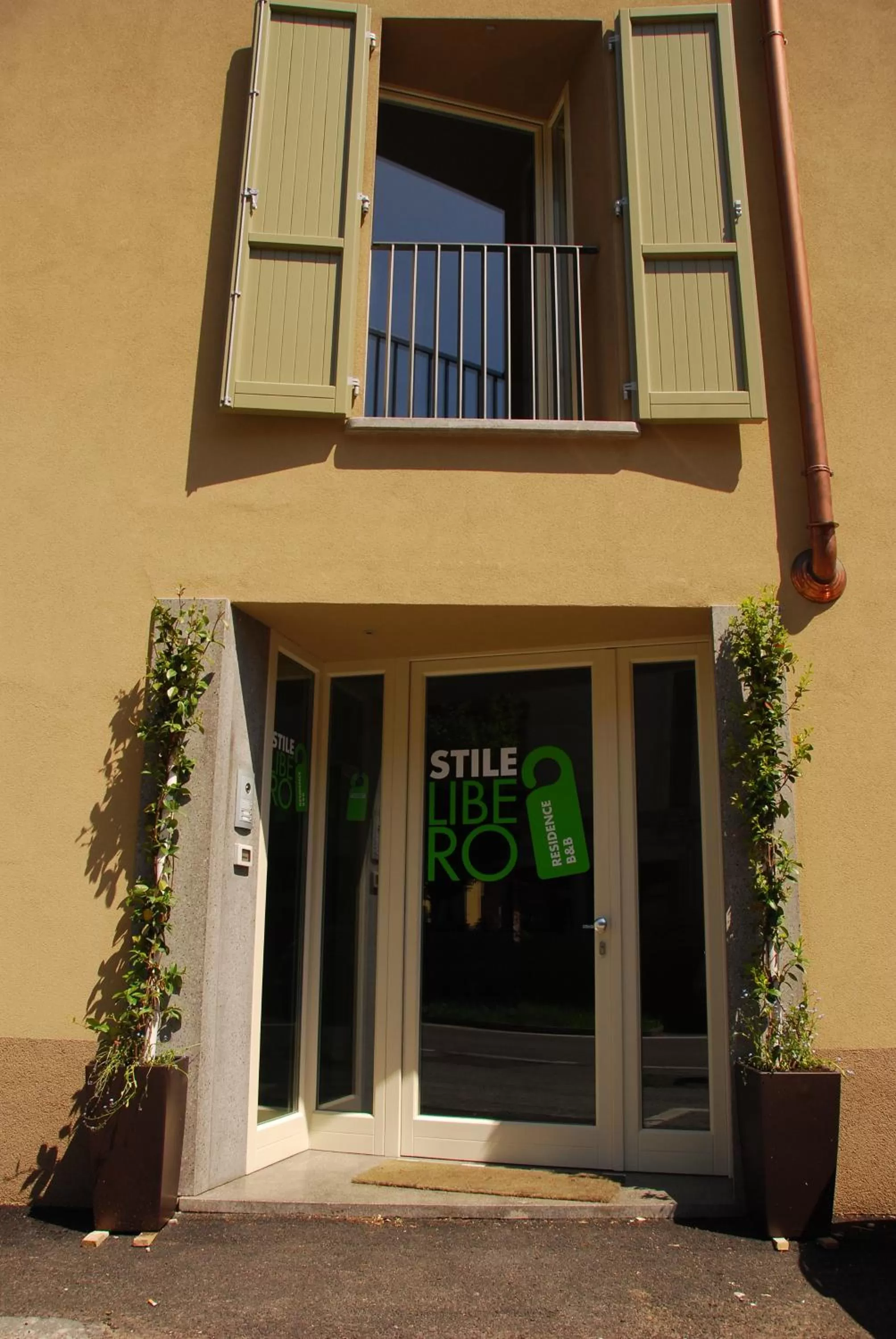 Facade/entrance in Stile Libero