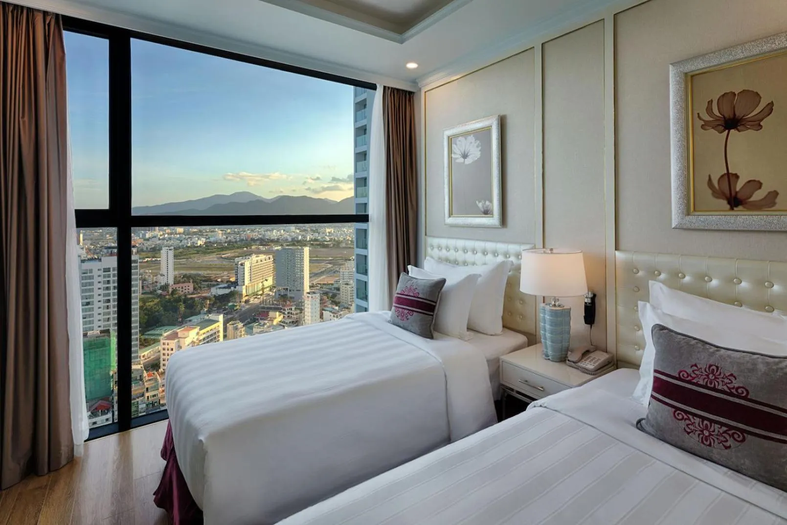 Bedroom, Bed in Vinpearl Beachfront Nha Trang