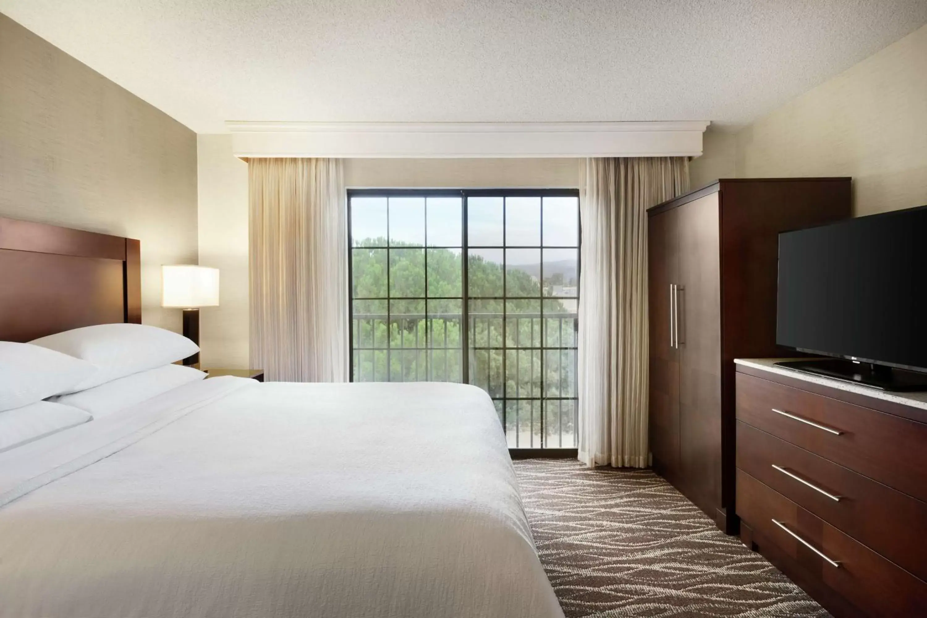 Bedroom, Bed in Embassy Suites by Hilton Lompoc Central Coast