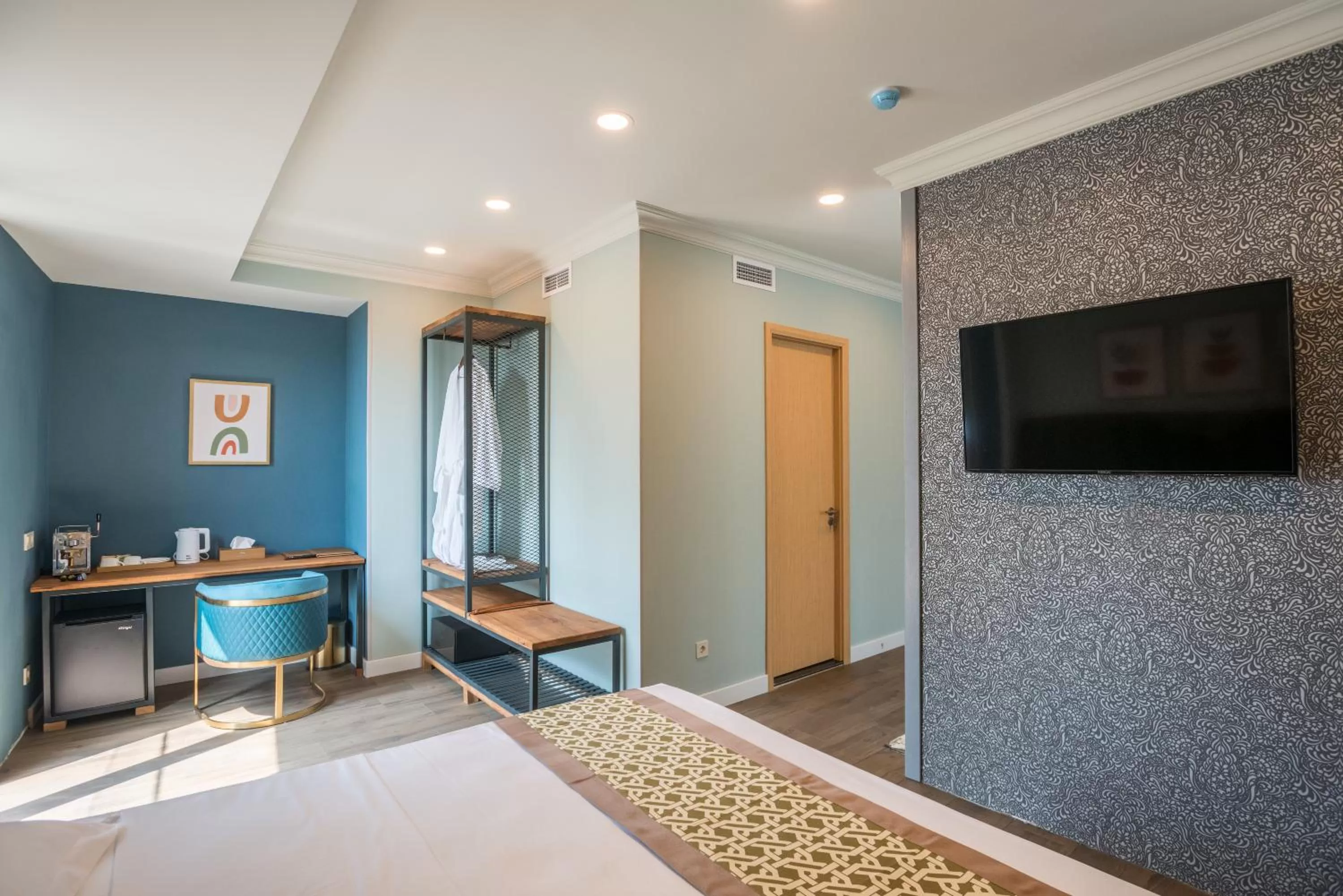 TV and multimedia, Bed in Grand Opera Hotel