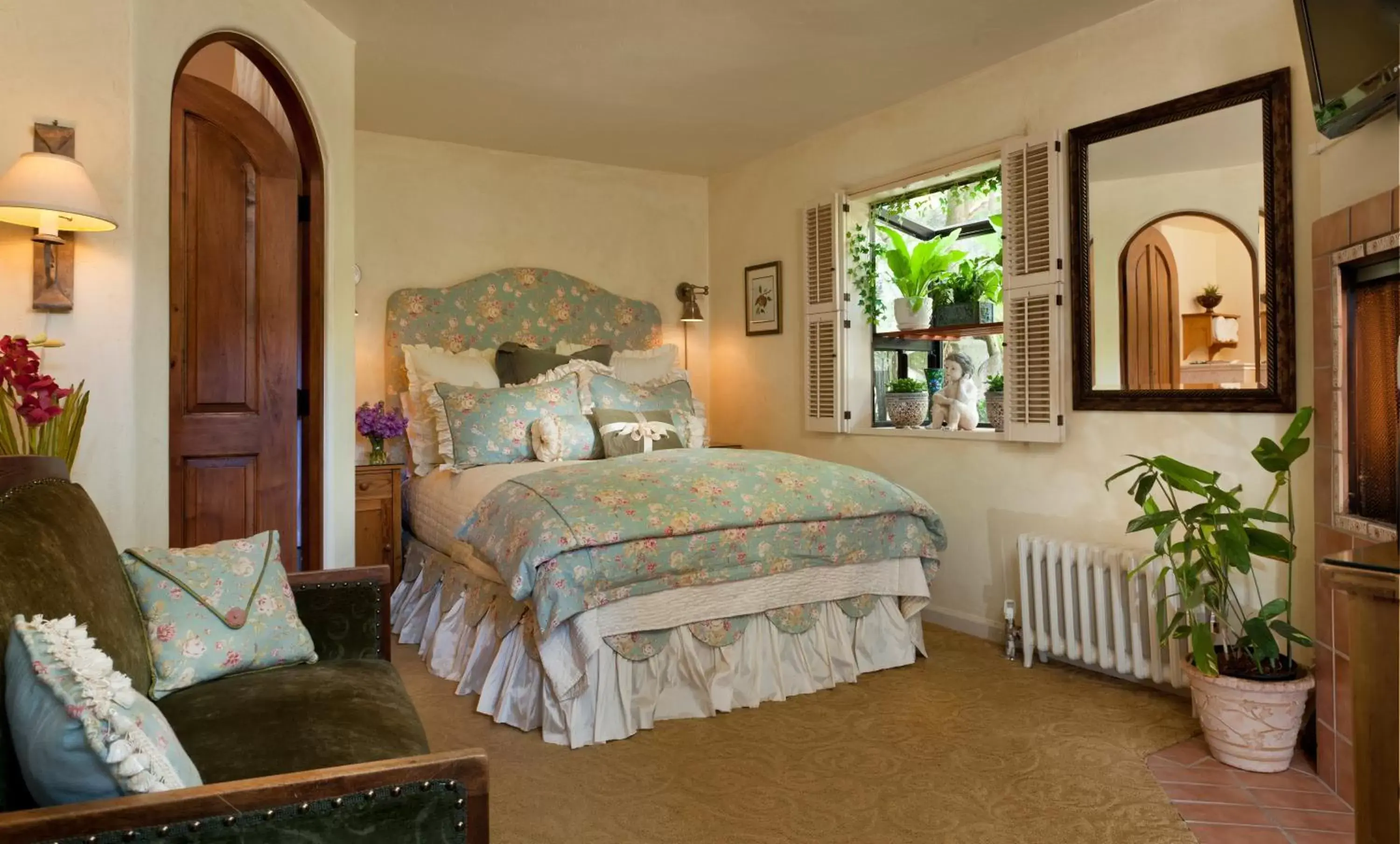 Seating area in Old Monterey Inn