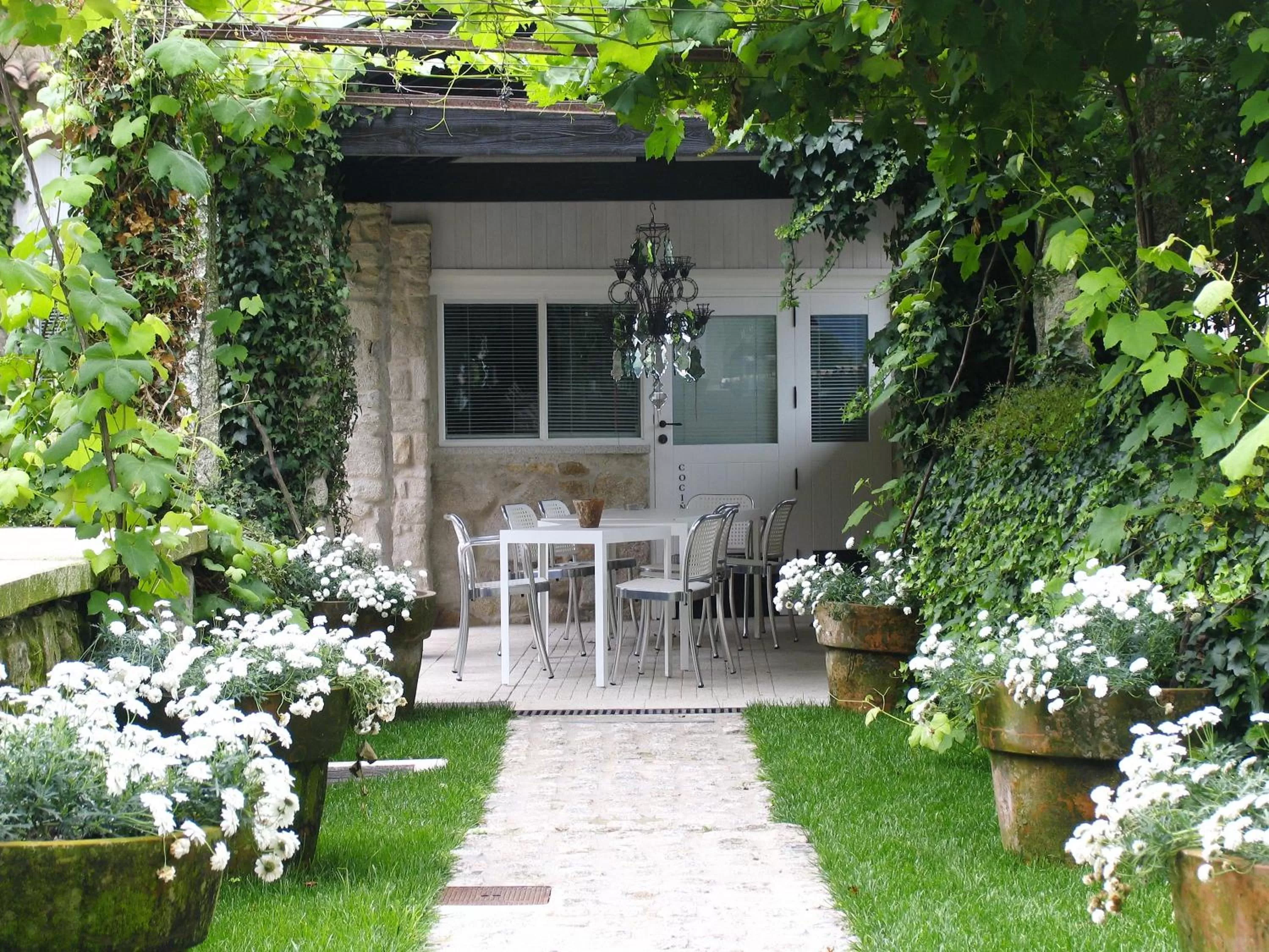 Patio in Enoturismo Novavila Rias Baixas Wine Design