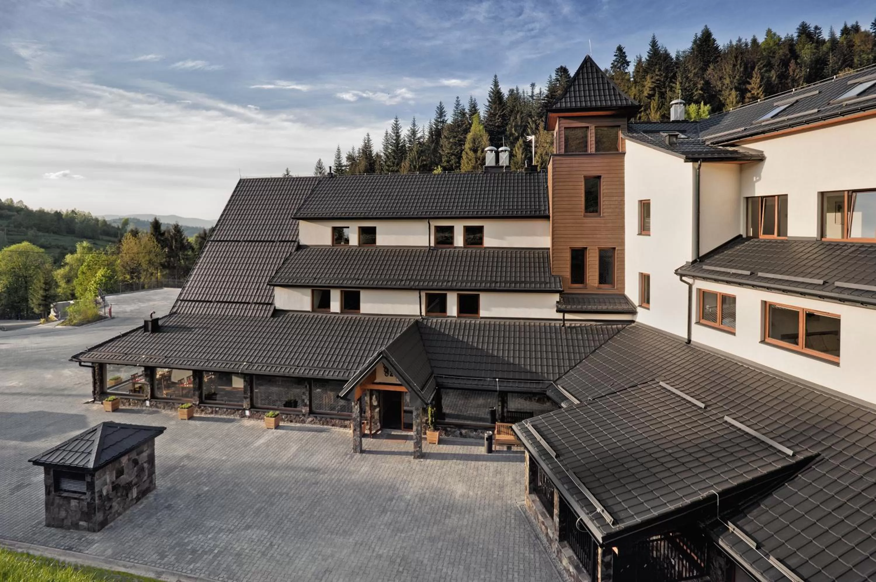 Facade/entrance in Hotel Żywiecki Medical SPA & Sport Żywiec