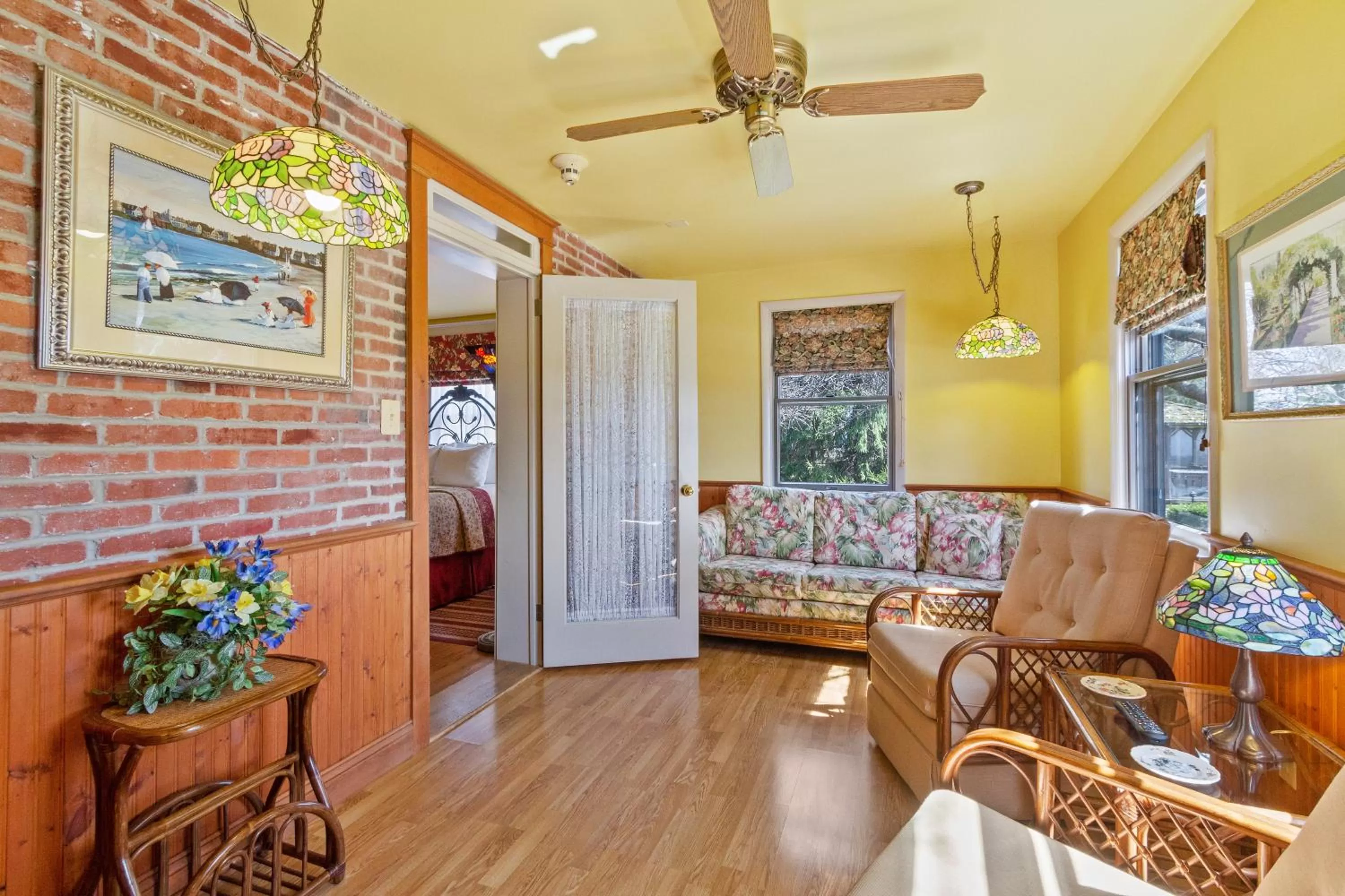 Seating area in After Eight Bed and Breakfast