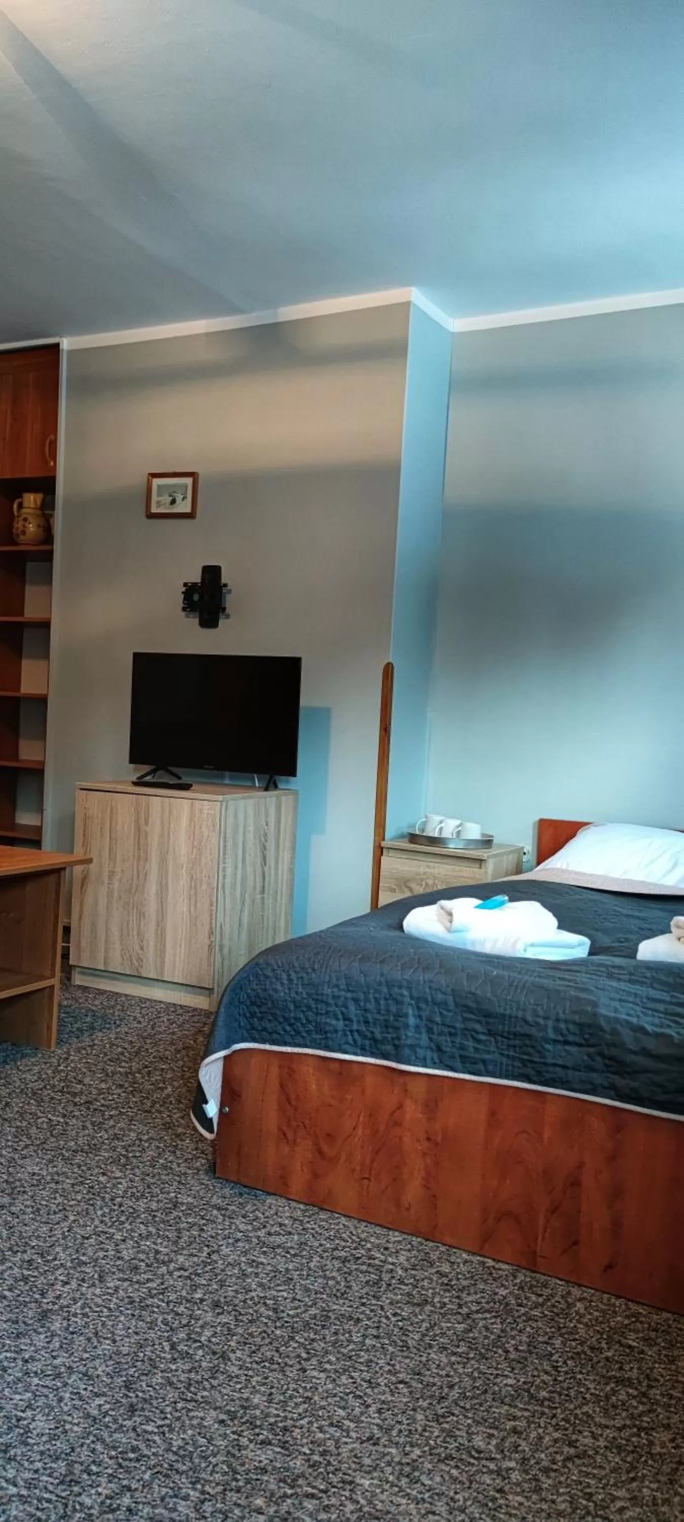 Photo of the whole room, Bed in Ośrodek Konferencyjno-Wypoczynkowy "Krucze Skały" w Karpaczu