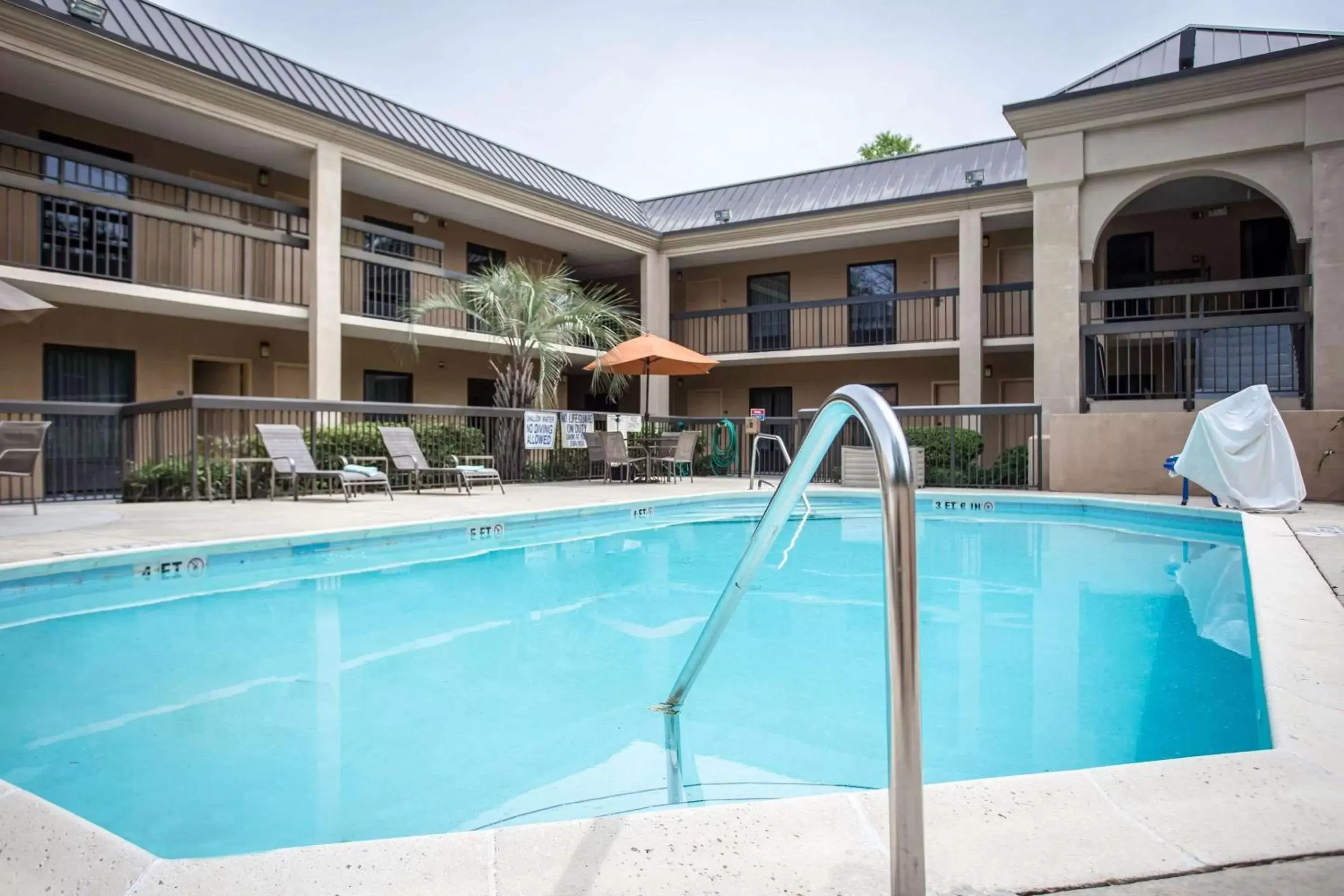 Activities, Swimming Pool in Clarion Inn & Suites Aiken