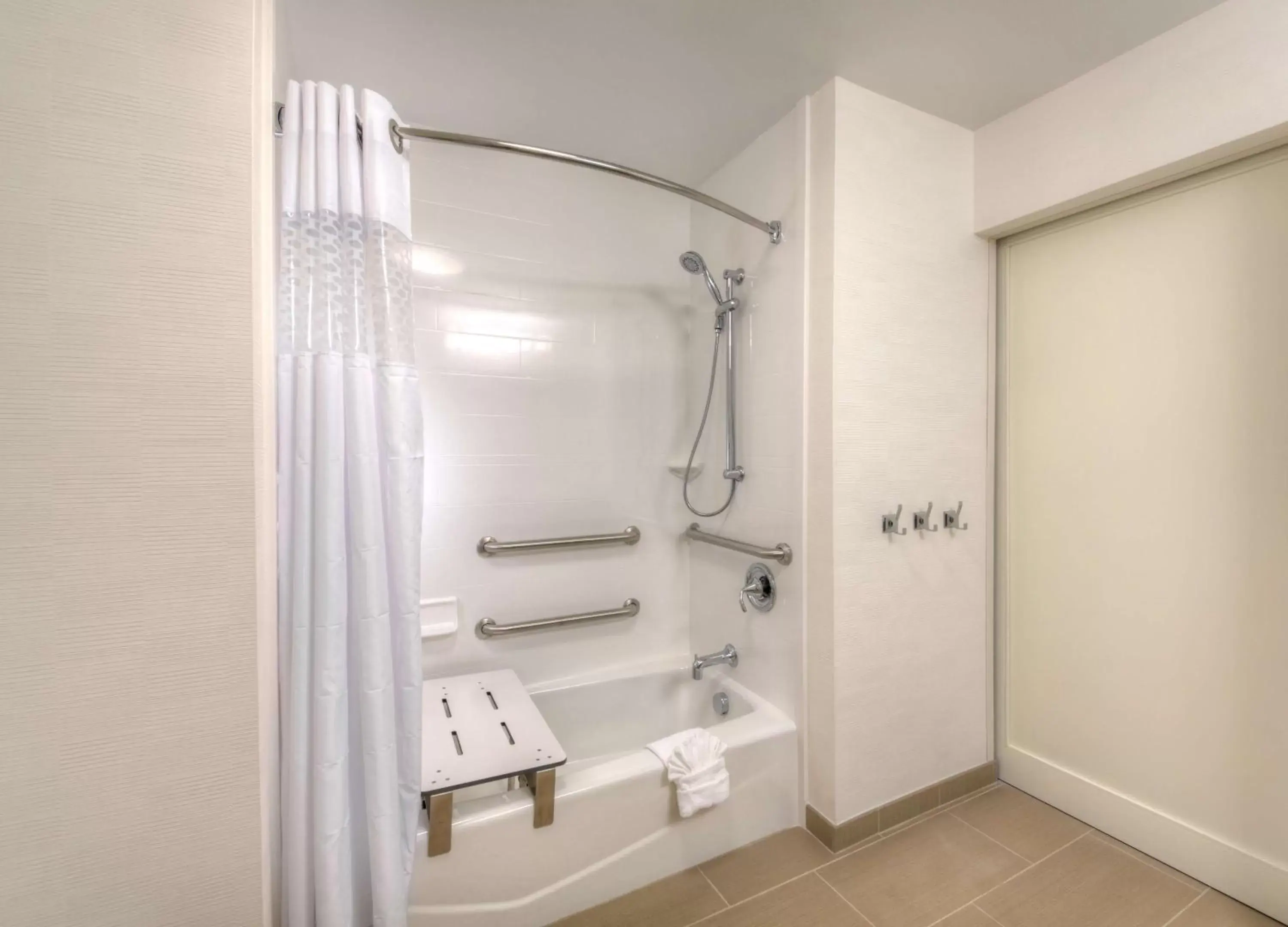 Bathroom in Hampton Inn & Suites Dallas/Plano-East