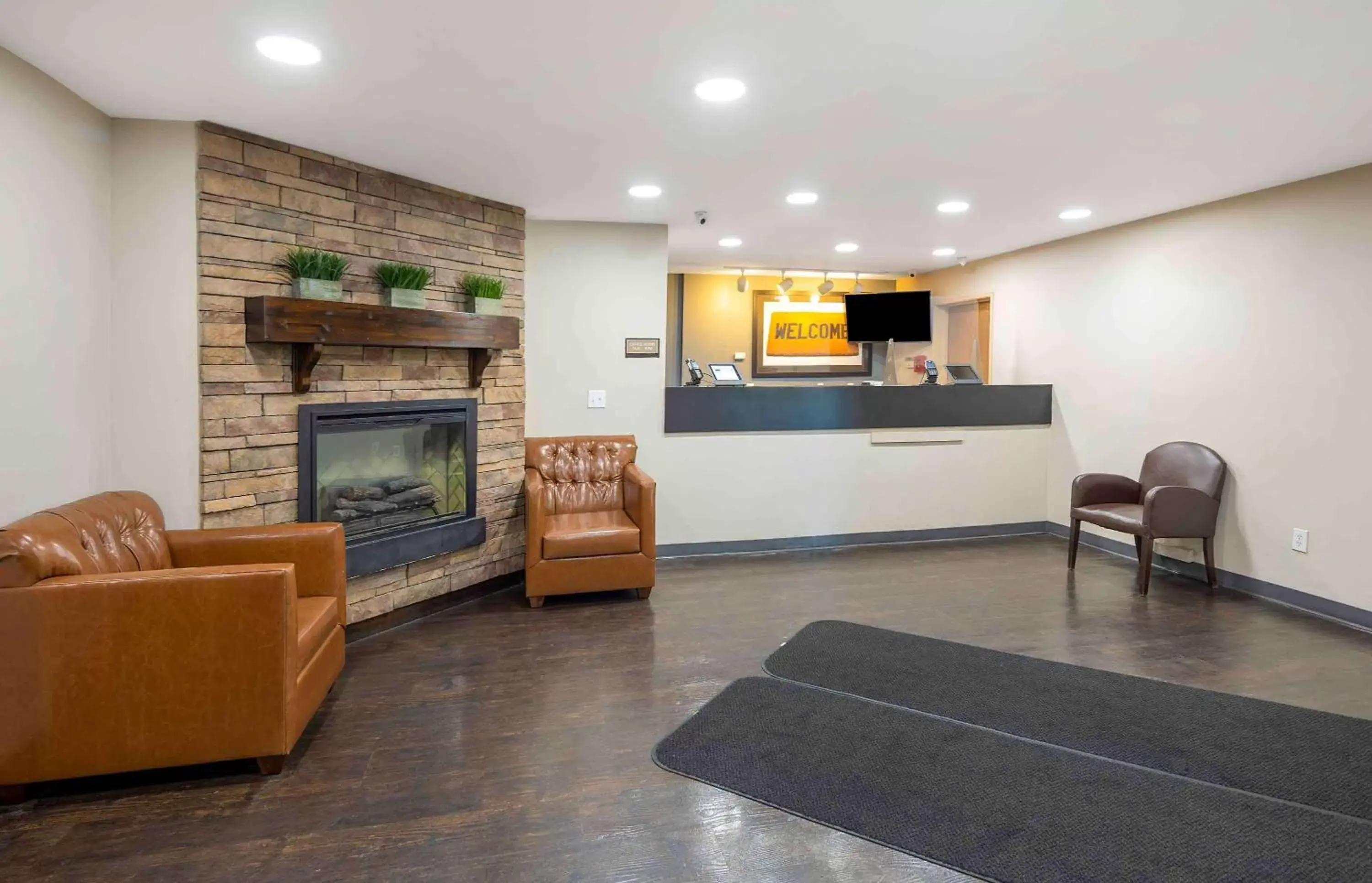 Lobby or reception, Kitchen/Kitchenette in Extended Stay America Suites - Anchorage - Midtown