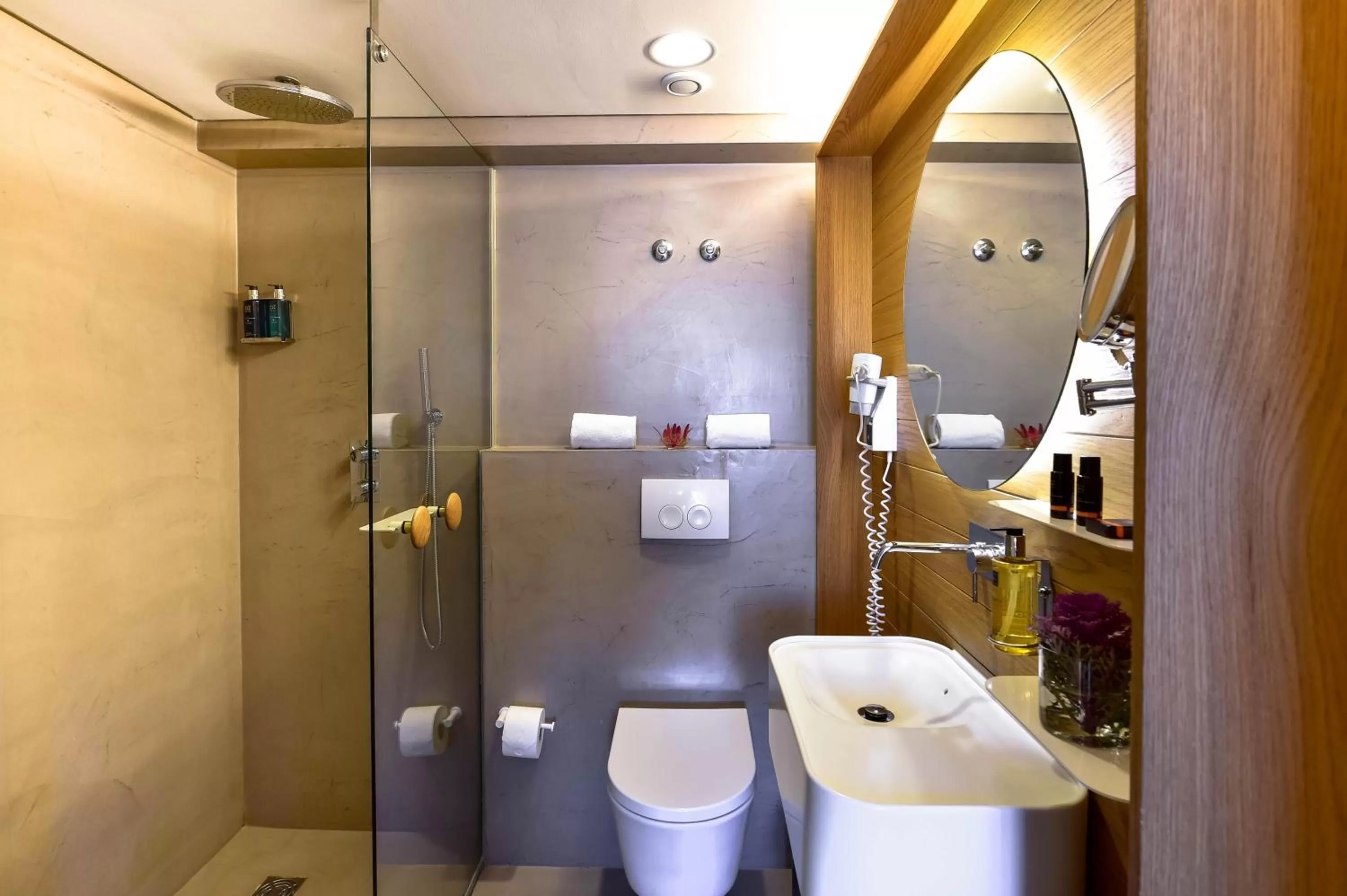 Toilet in My Story Hotel Rossio