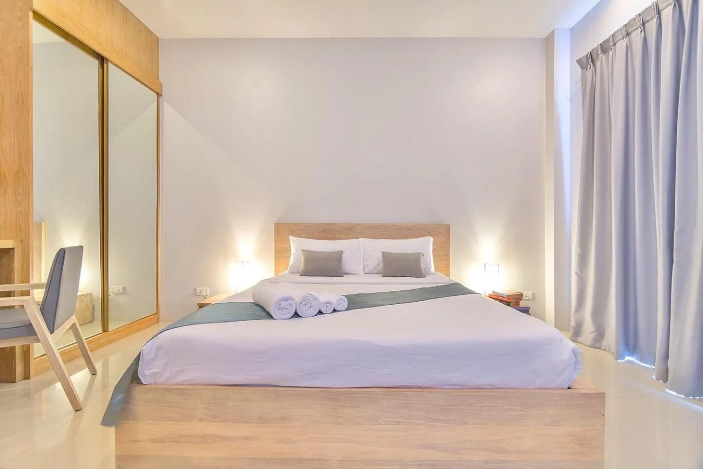 Bed in Lemonade Phuket Hotel -SHA Plus