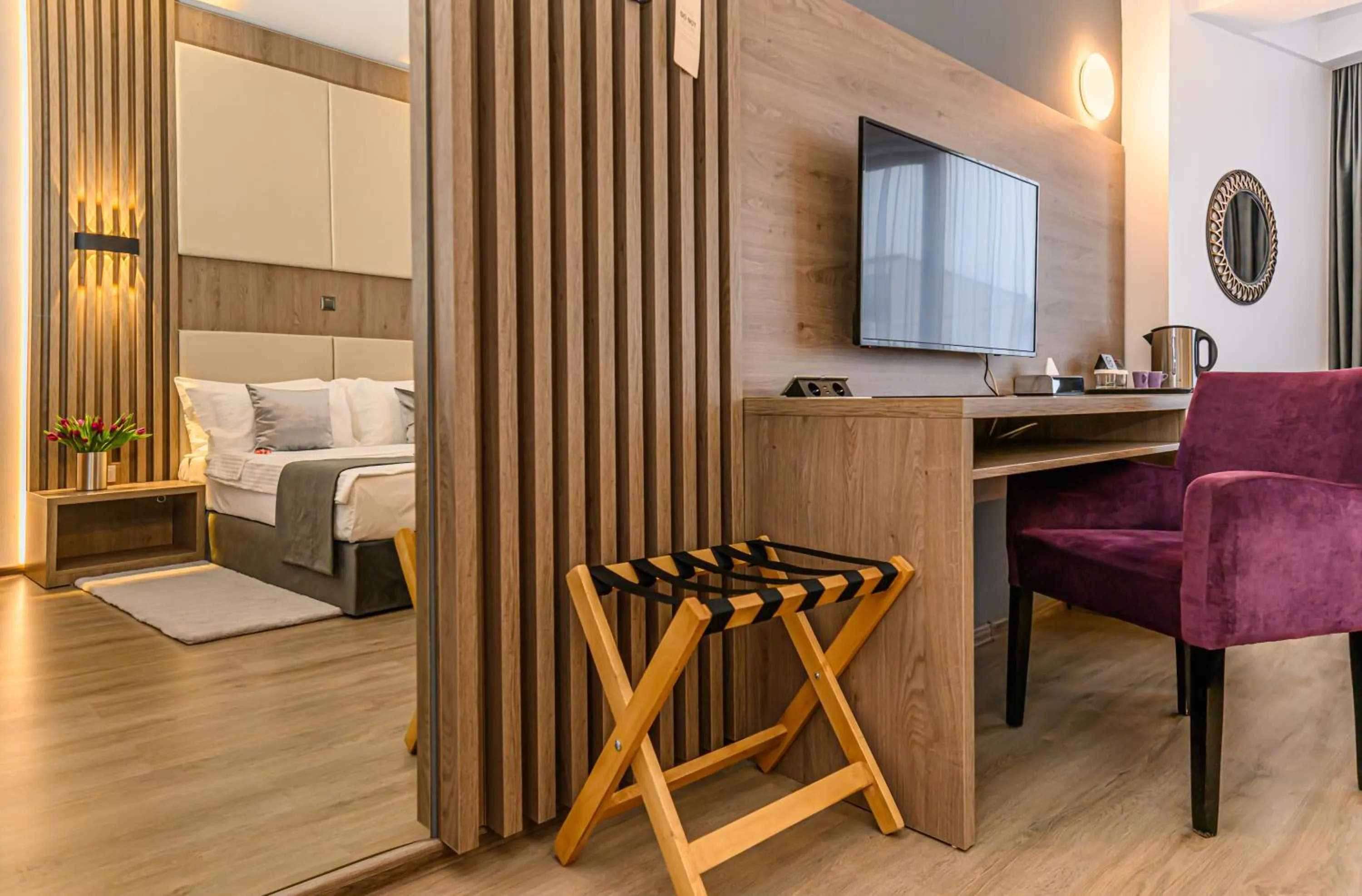 Text overlay, Bed in Unique Boutique