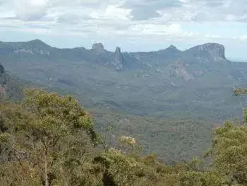 Nearby landmark, Mountain View in Matthew Flinders Motor Inn