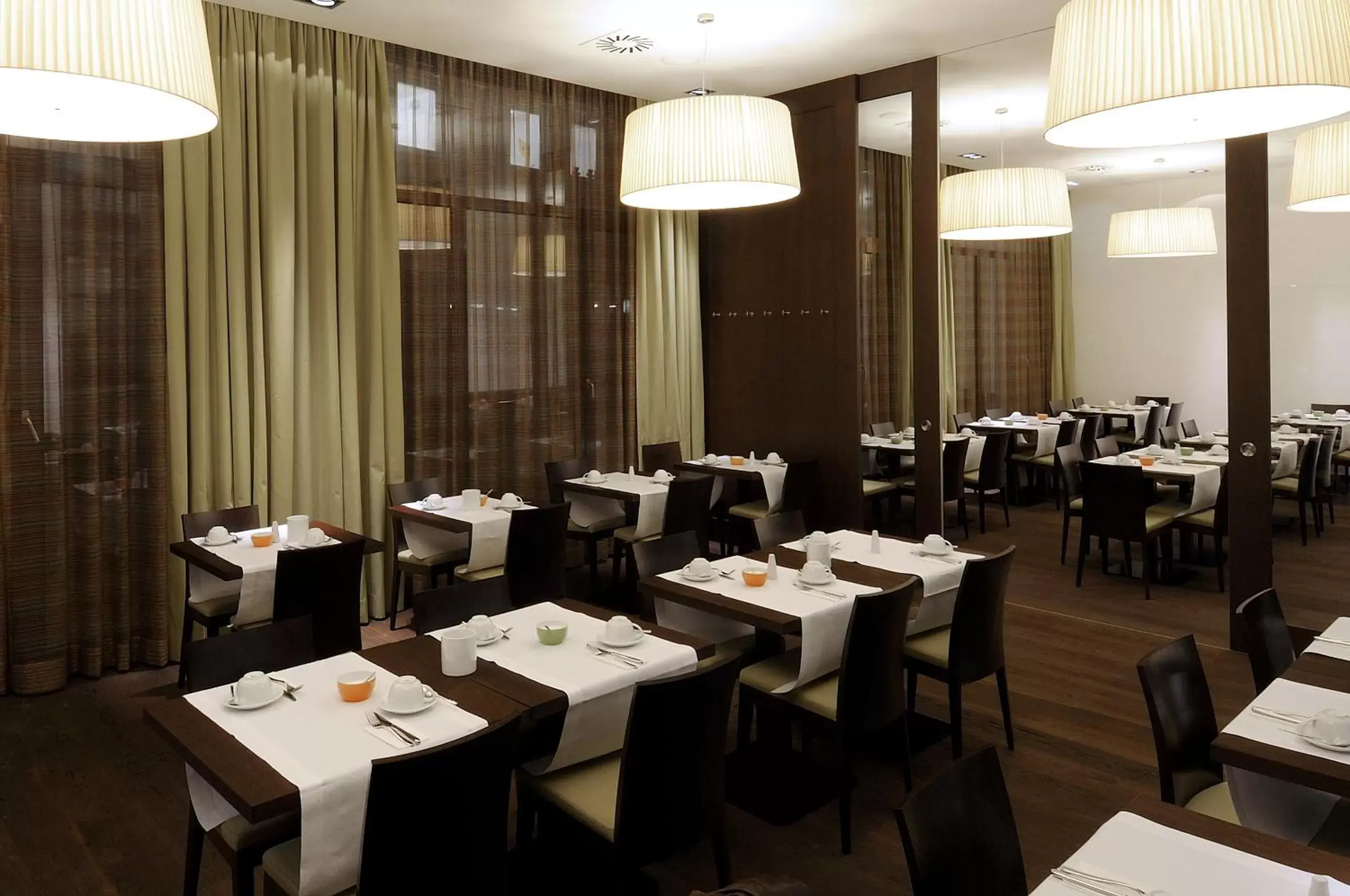 Restaurant/Places to Eat in Hotel Thalmair