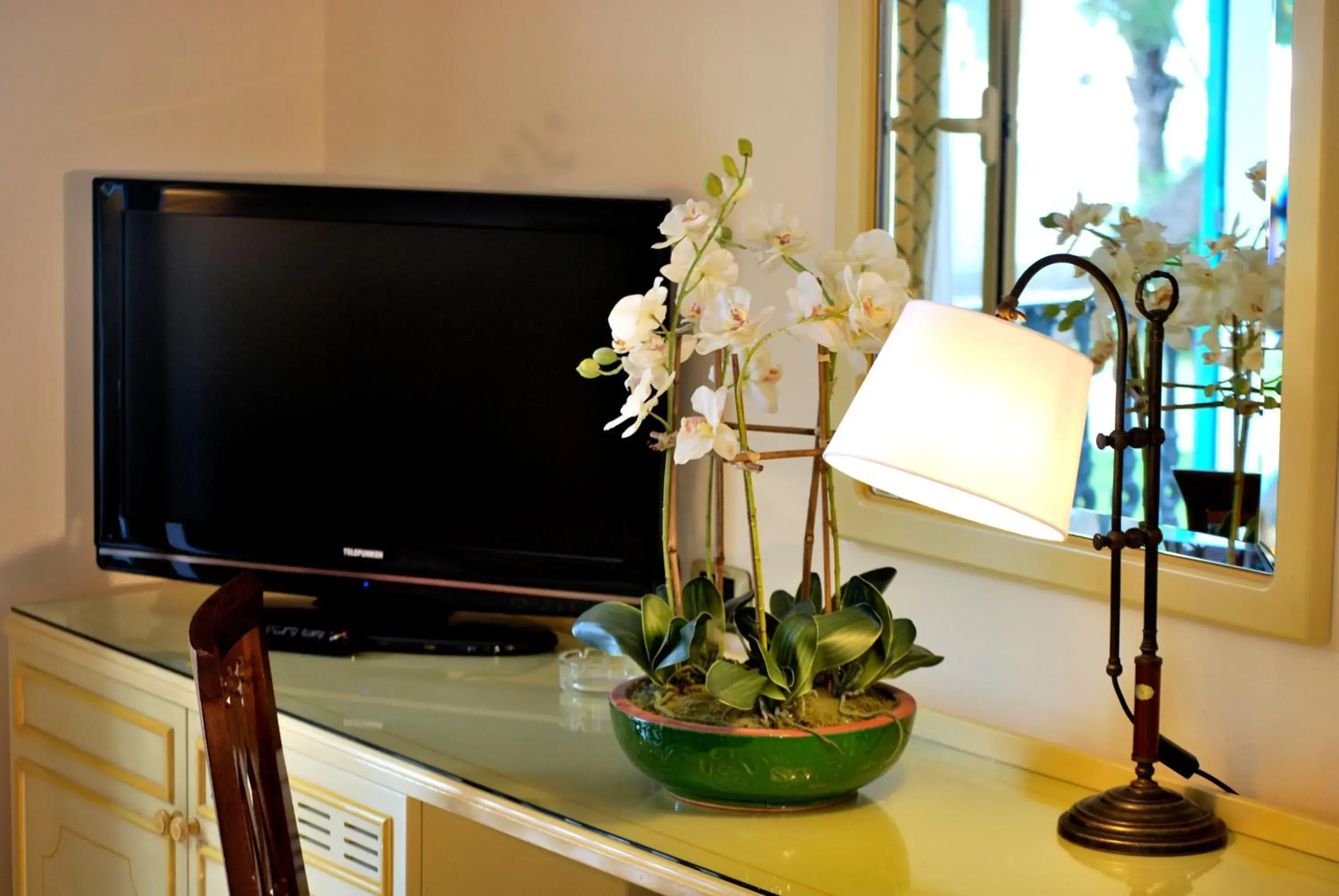 TV and multimedia, TV/Entertainment Center in Grande Albergo