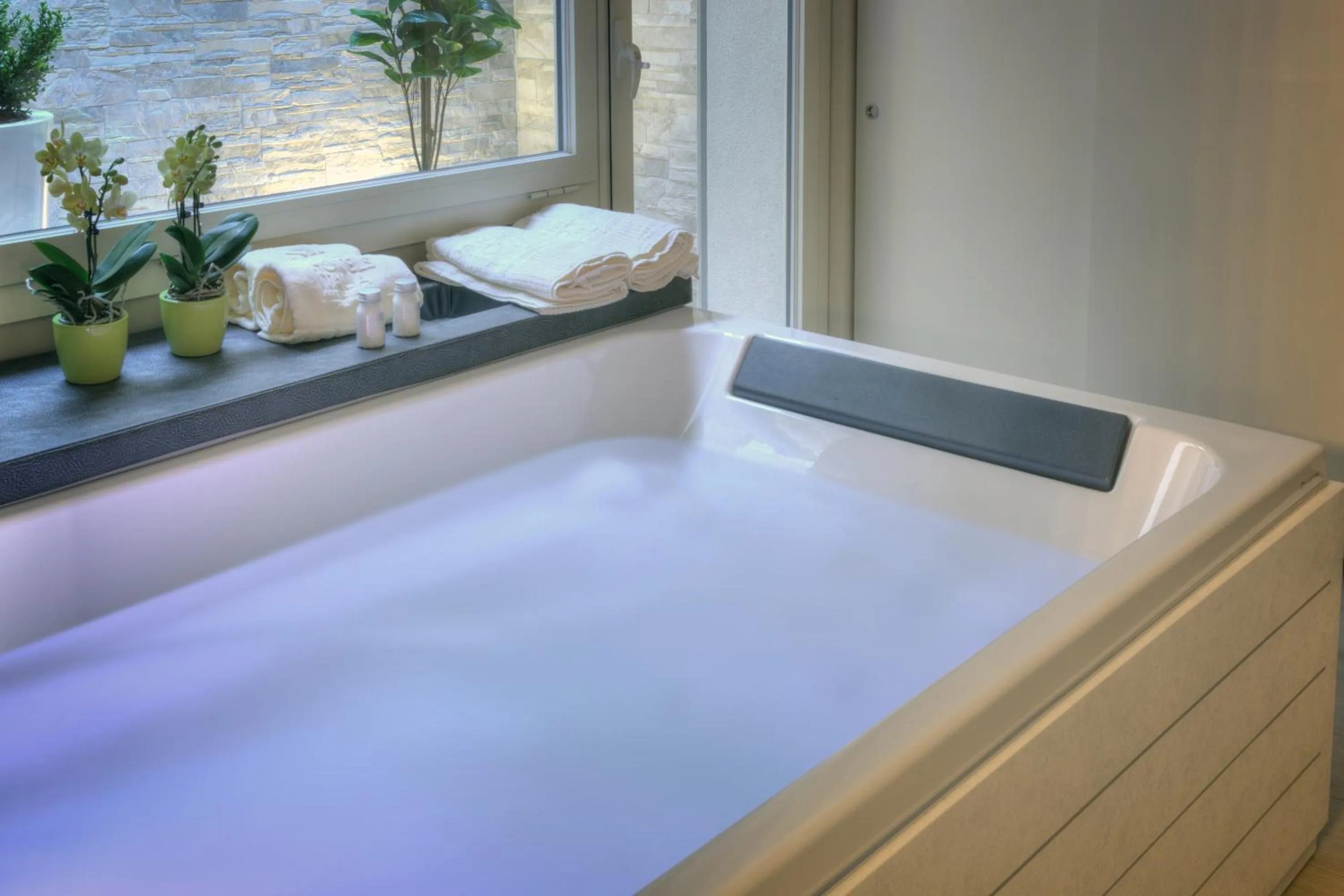 Hot Tub in Parc Hotel Germano Suites & Apartments