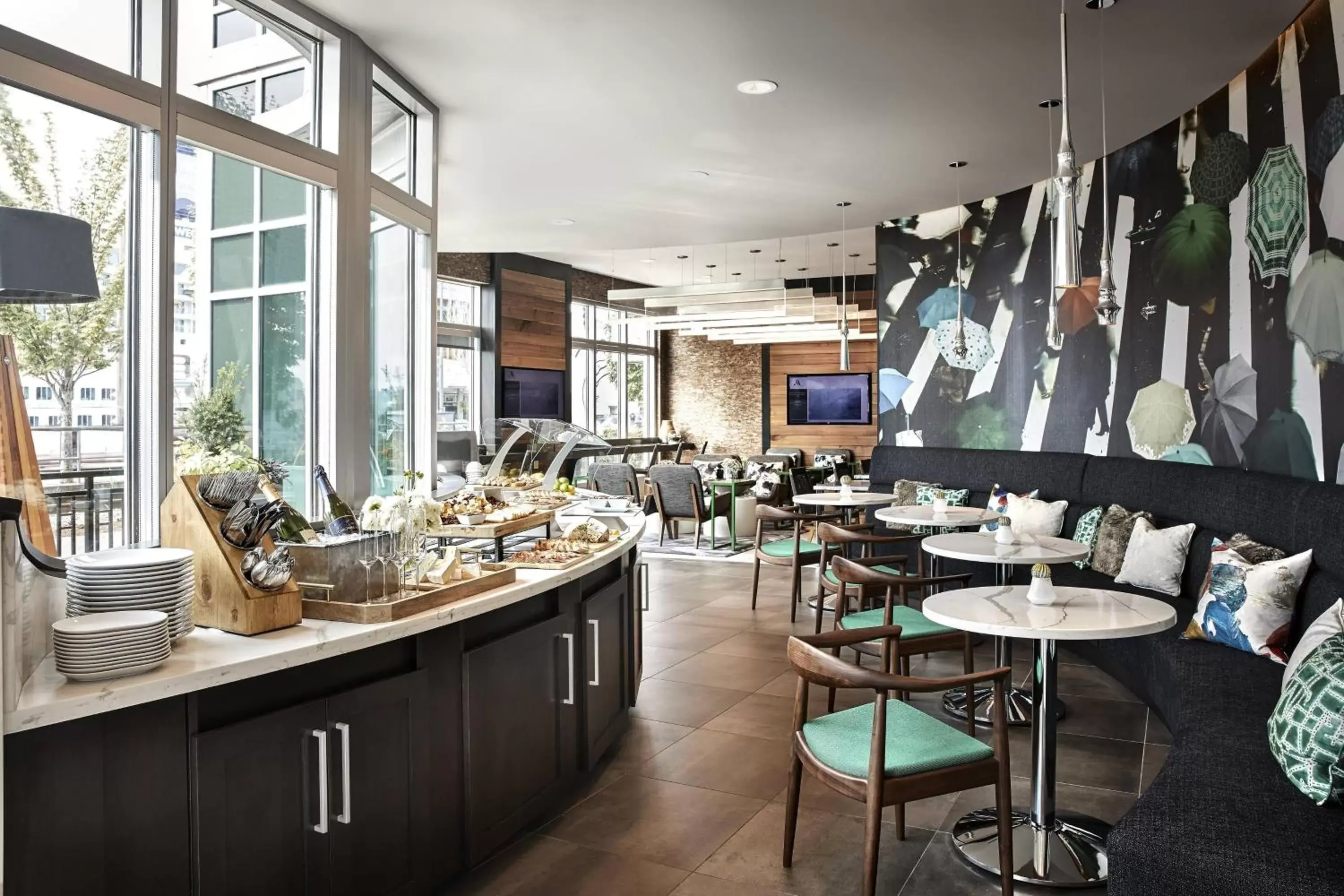 Lounge or bar, Restaurant/Places to Eat in Seattle Marriott Waterfront